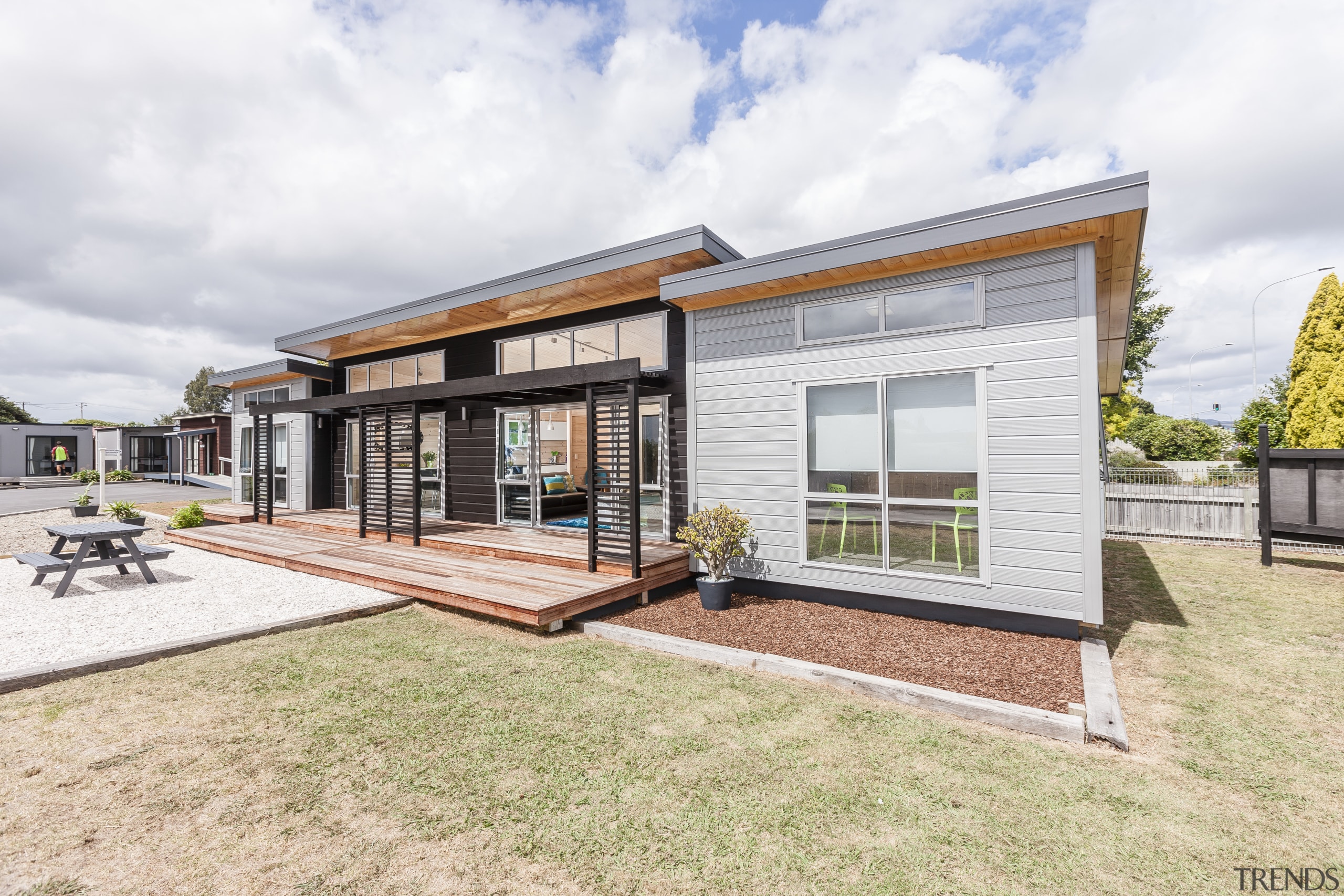 Lockwood Skagen show home - Lockwood Skagen show elevation, facade, home, house, property, real estate, white