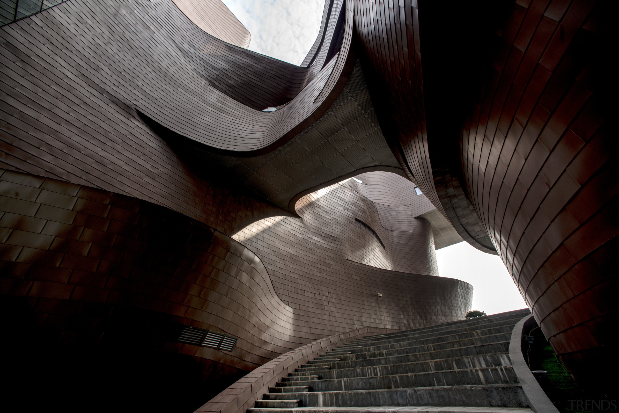 The void in the Xian Jiaotong-Liverpool University Administration architecture, darkness, light, black