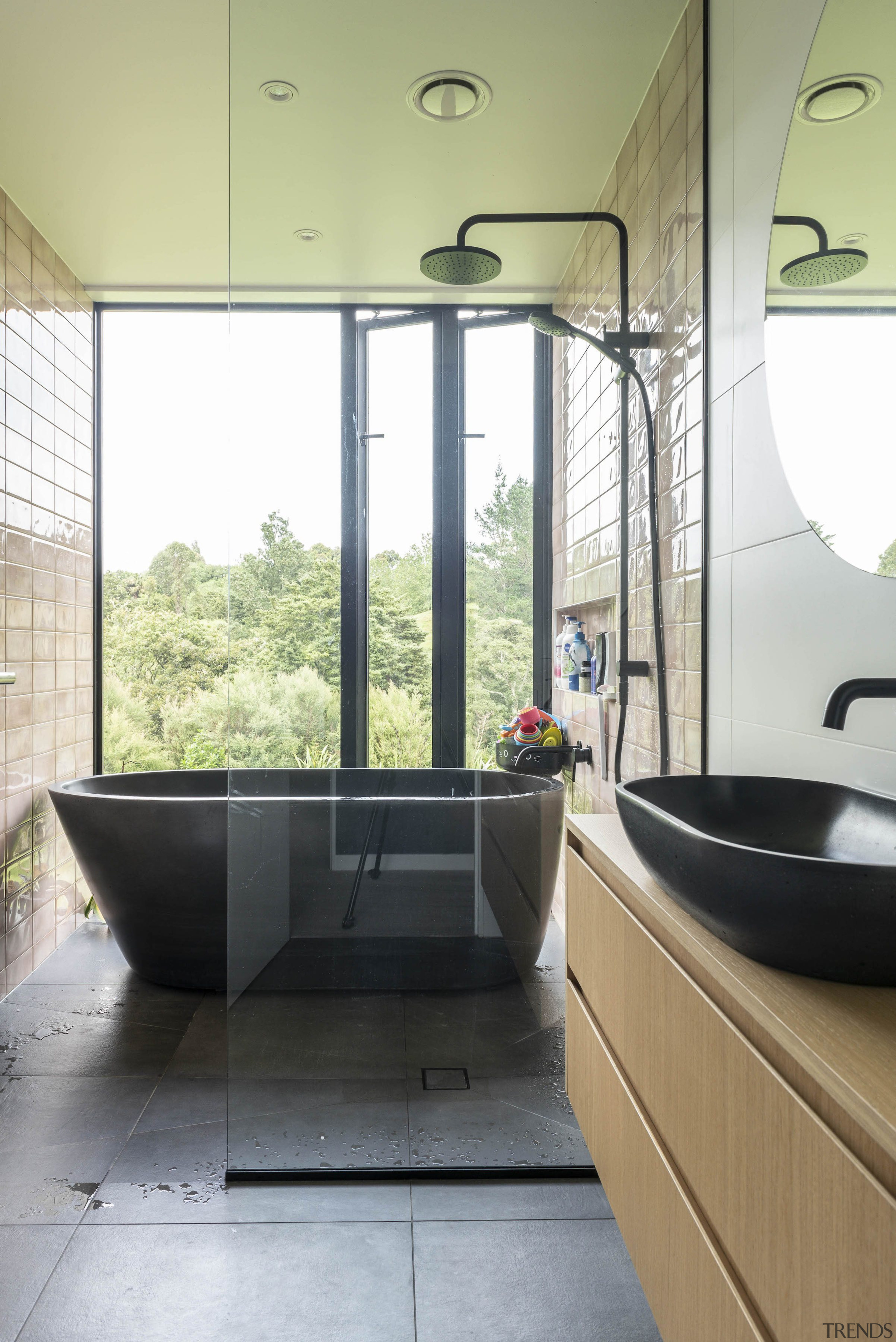 Soaking in the scenery – the master ensuite 