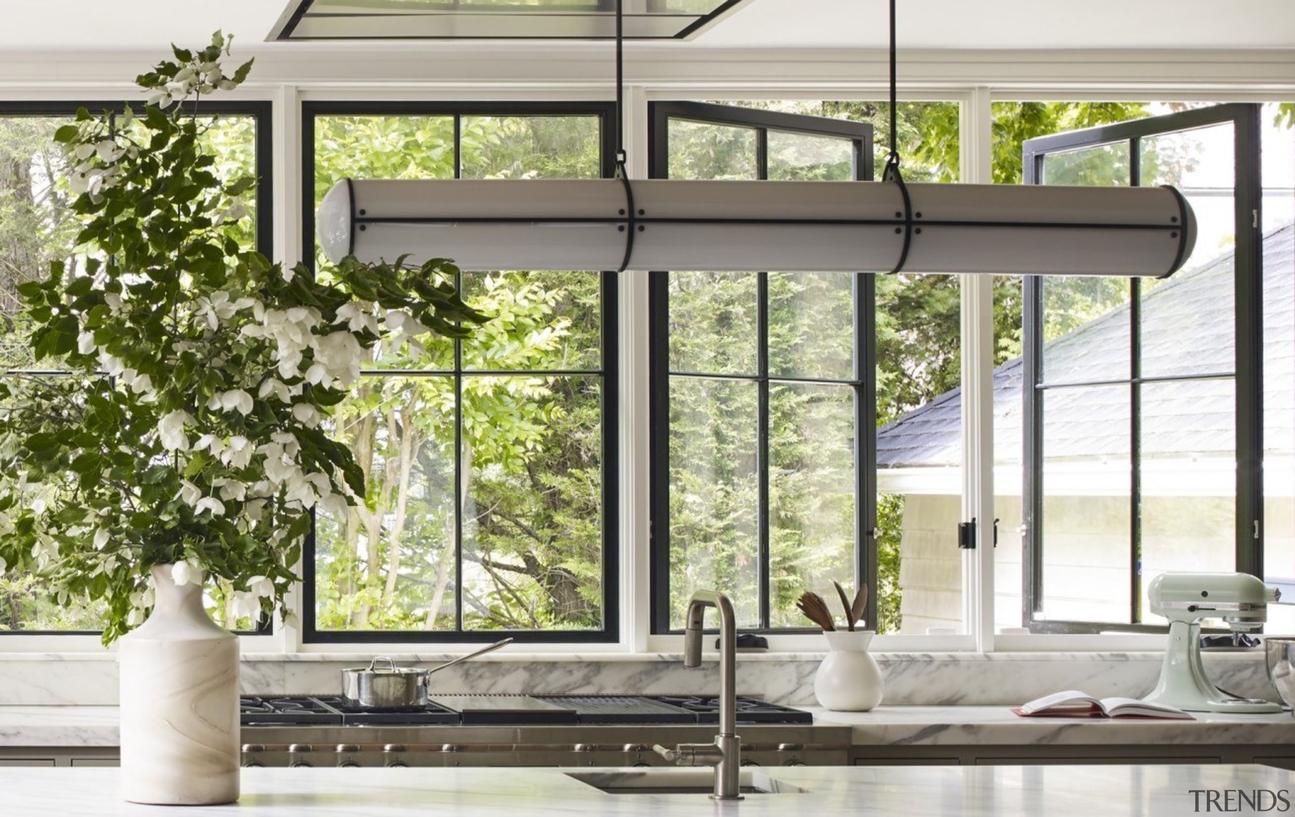 NZ3602 Studio Dearborn 477211757 01 CROPPED -  