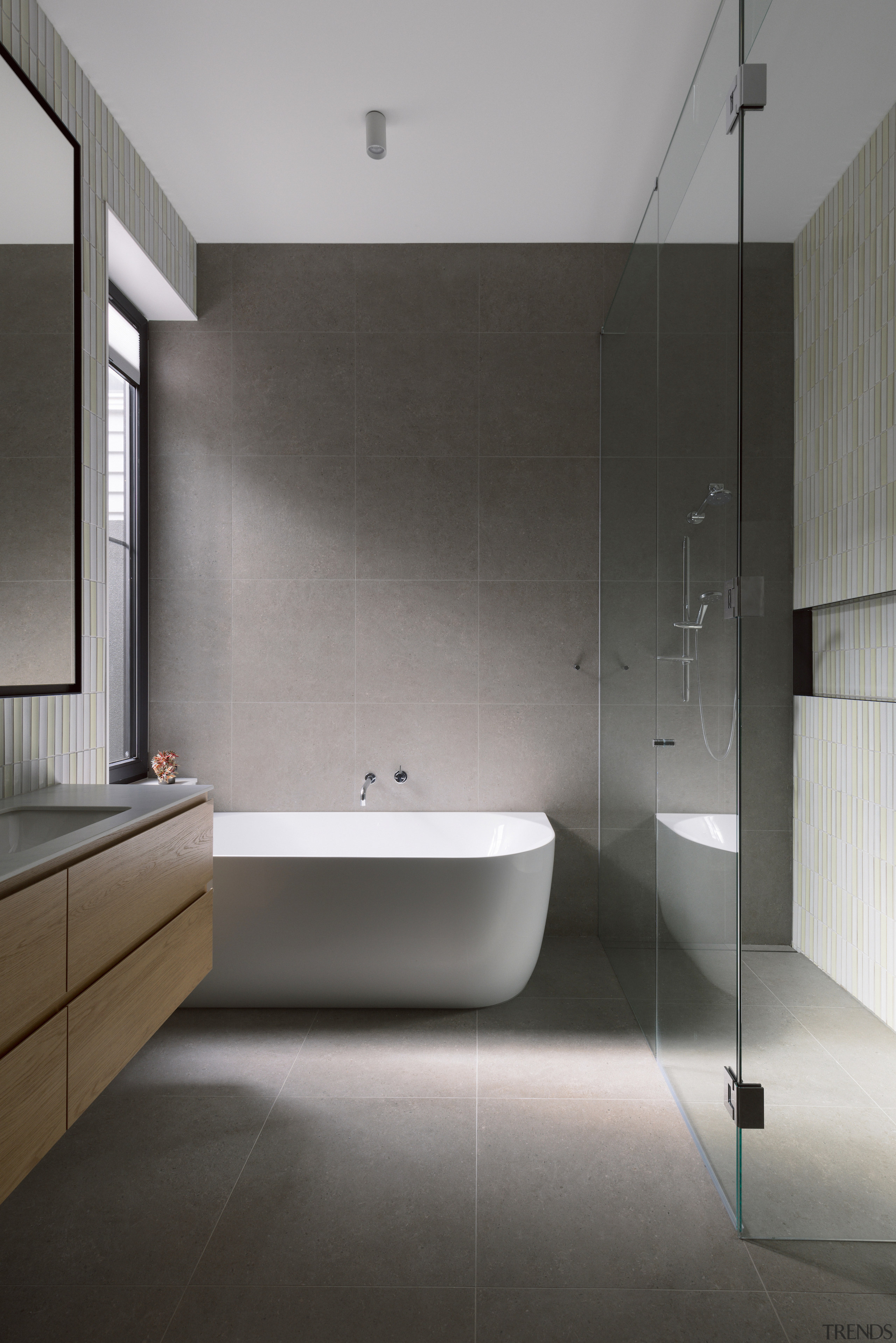 The ground floor master ensuite. - Classic face, 