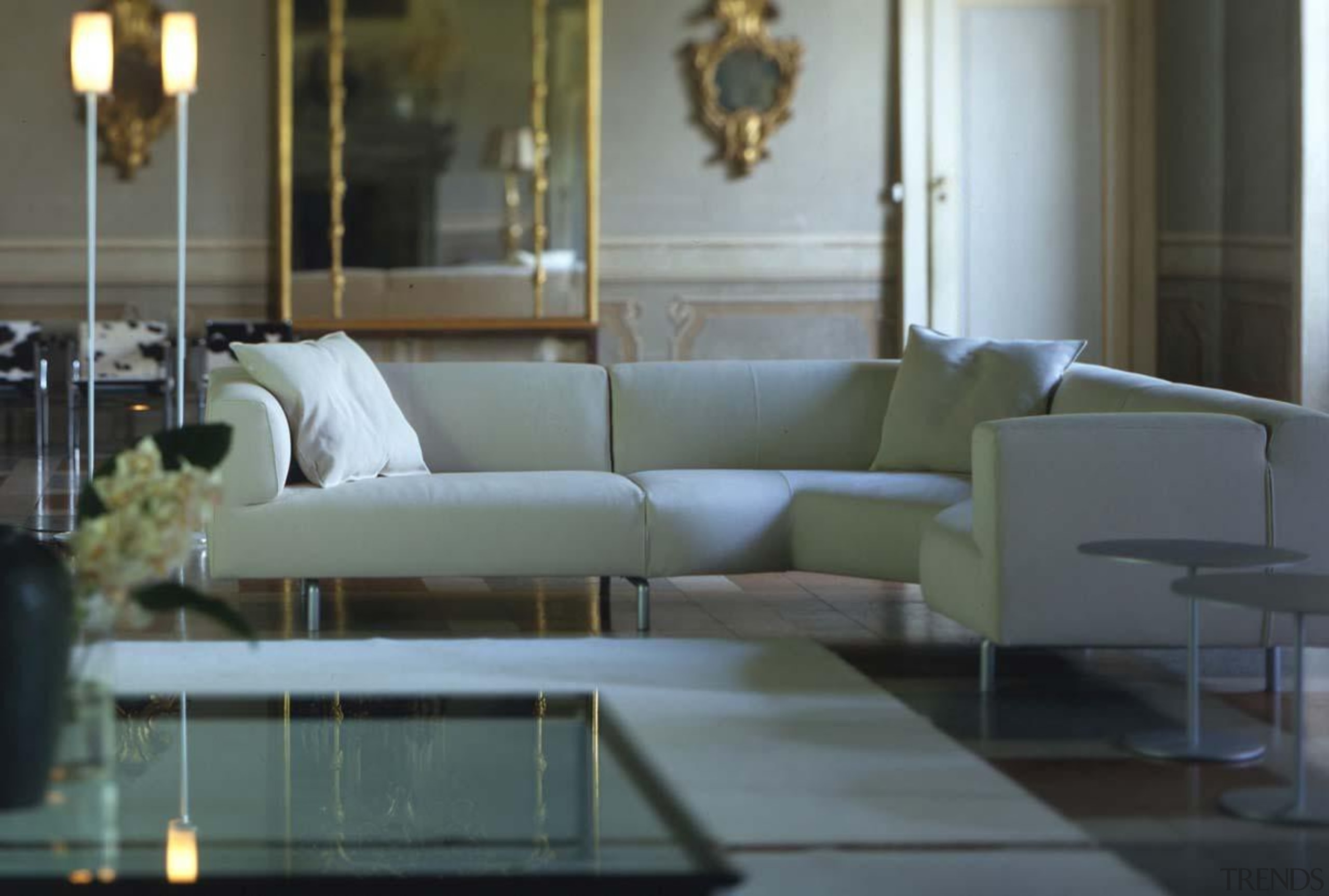 cassinalissonimetsofainstu6.jpg - cassinalissonimetsofainstu6.jpg - chair | coffee table chair, coffee table, couch, floor, flooring, furniture, home, interior design, living room, lobby, loveseat, room, table, gray, black