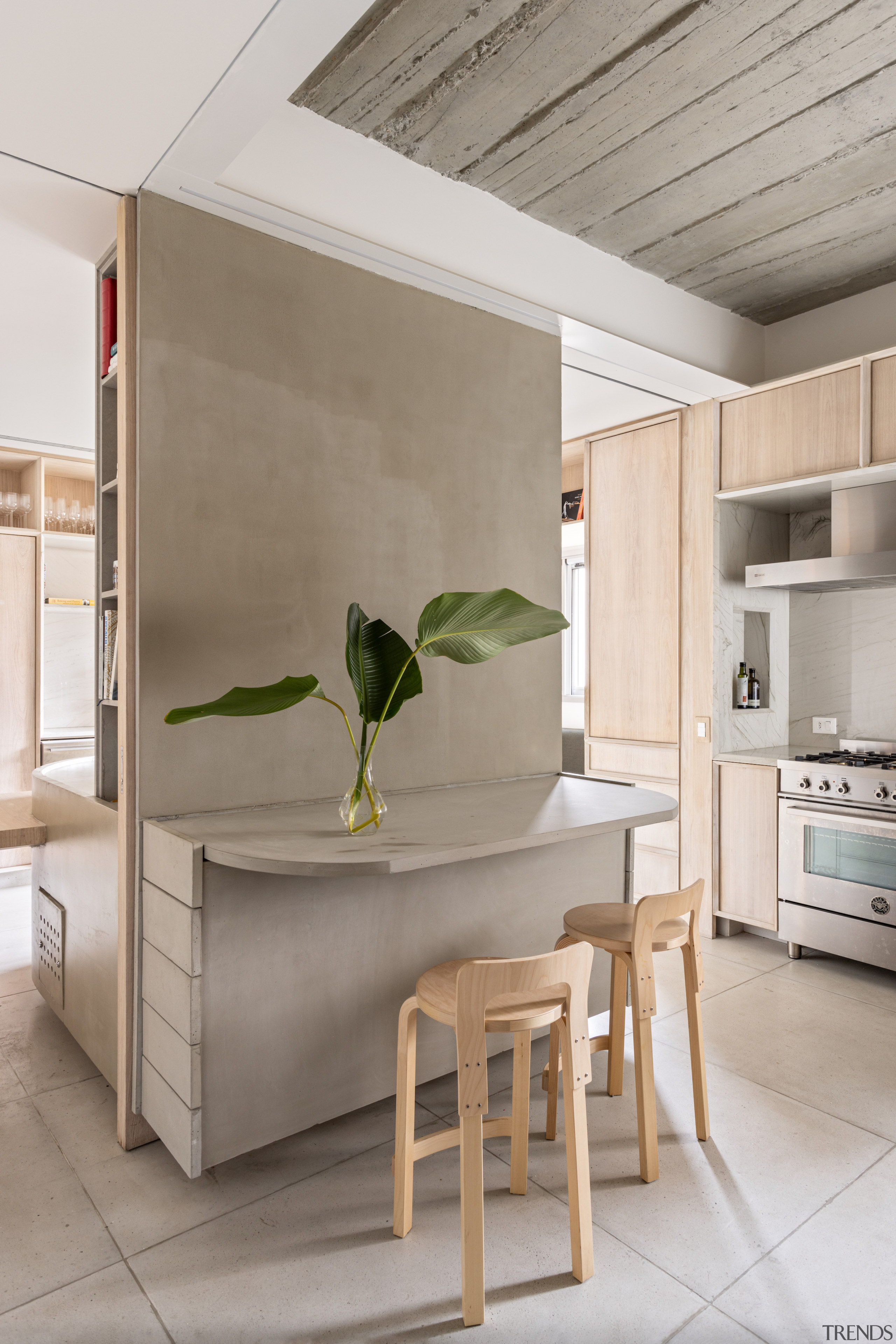 Kitchen with exposed ceiling. - Apartment meets art 