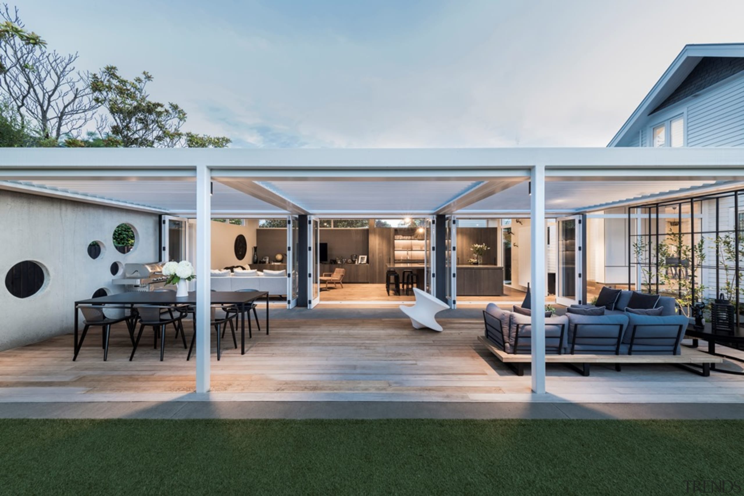 78580_louvretec-new-zealand-ltd_1557360101 - architecture | building | courtyard | architecture, building, courtyard, estate, facade, home, house, interior design, patio, porch, property, real estate, roof, room, shade, gray