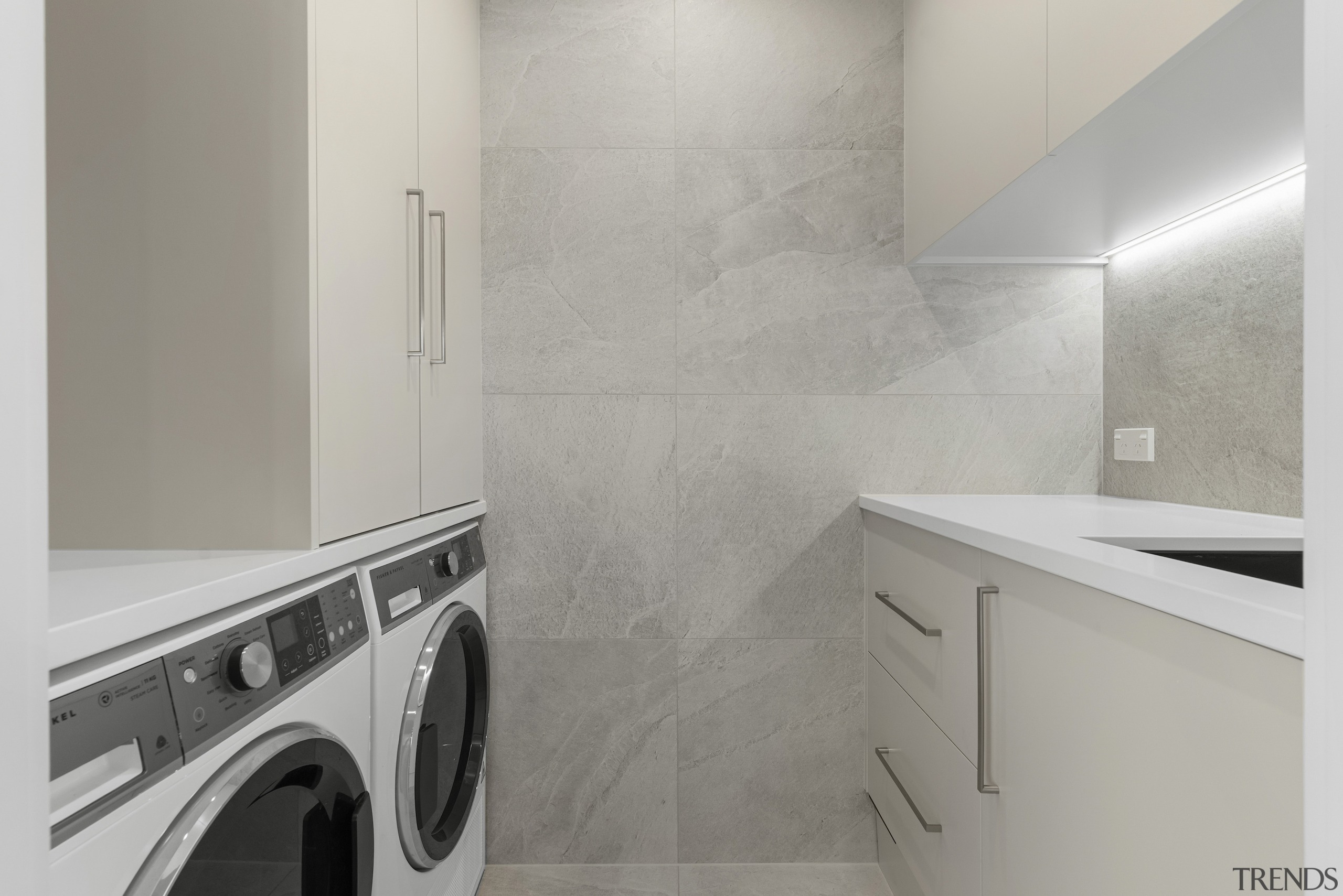 Laundry with same finishes. - Playtime - 