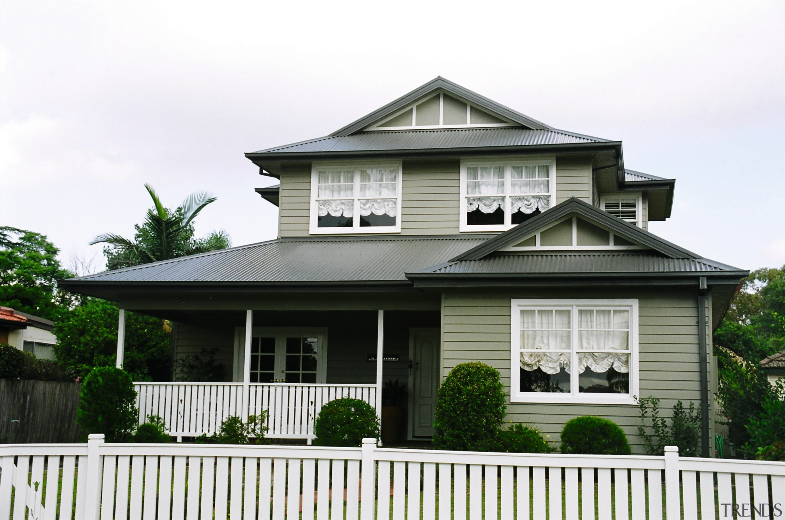 exterior view of entrance to house - exterior architecture, building, cottage, elevation, estate, facade, historic house, home, house, mansion, neighbourhood, outdoor structure, picket fence, property, real estate, residential area, roof, siding, window, white