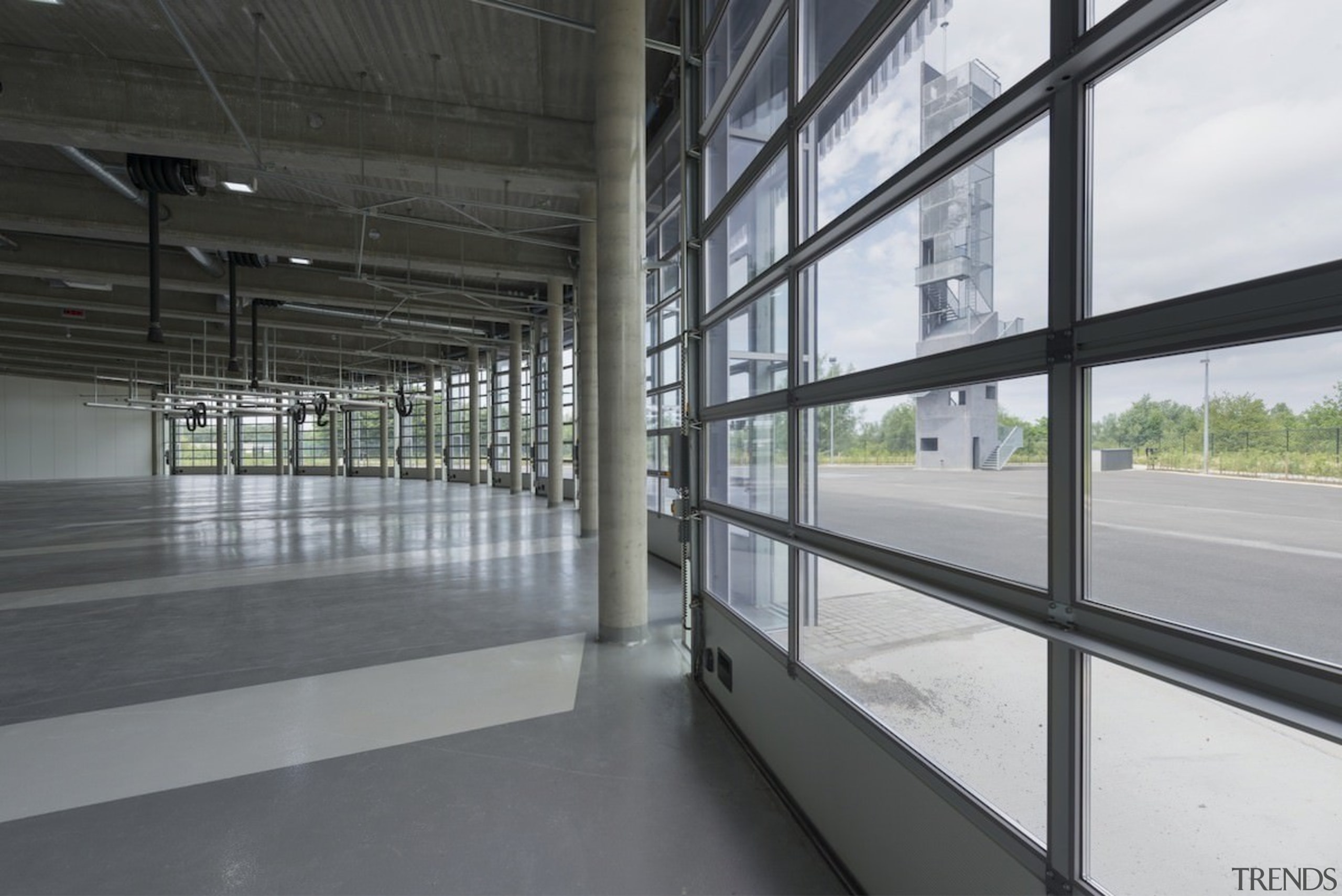 569 firestation - 569 firestation - architecture | architecture, building, daylighting, floor, glass, structure, window, gray, black