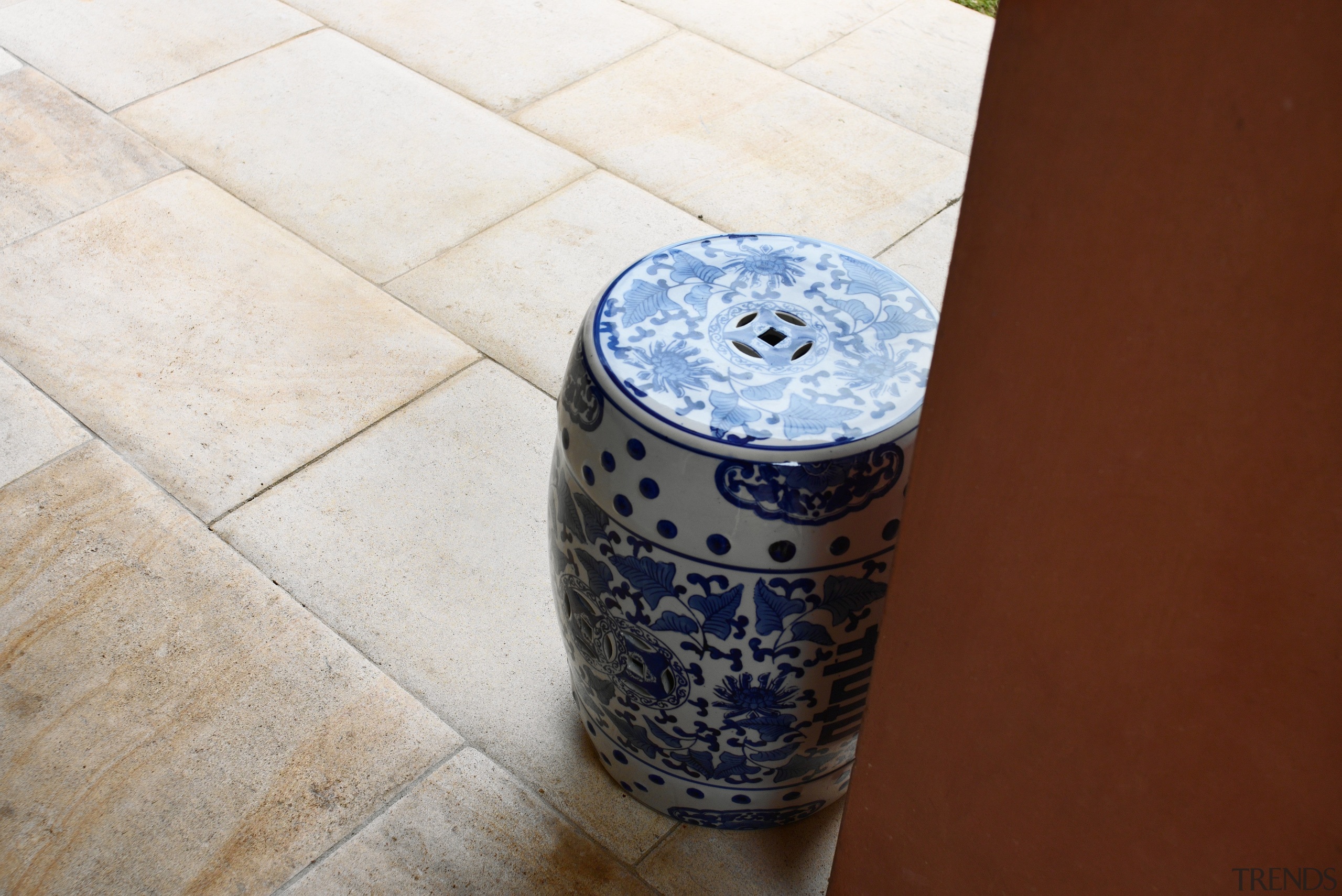 The sandstone paving of this courtyard in sydneys's white, red