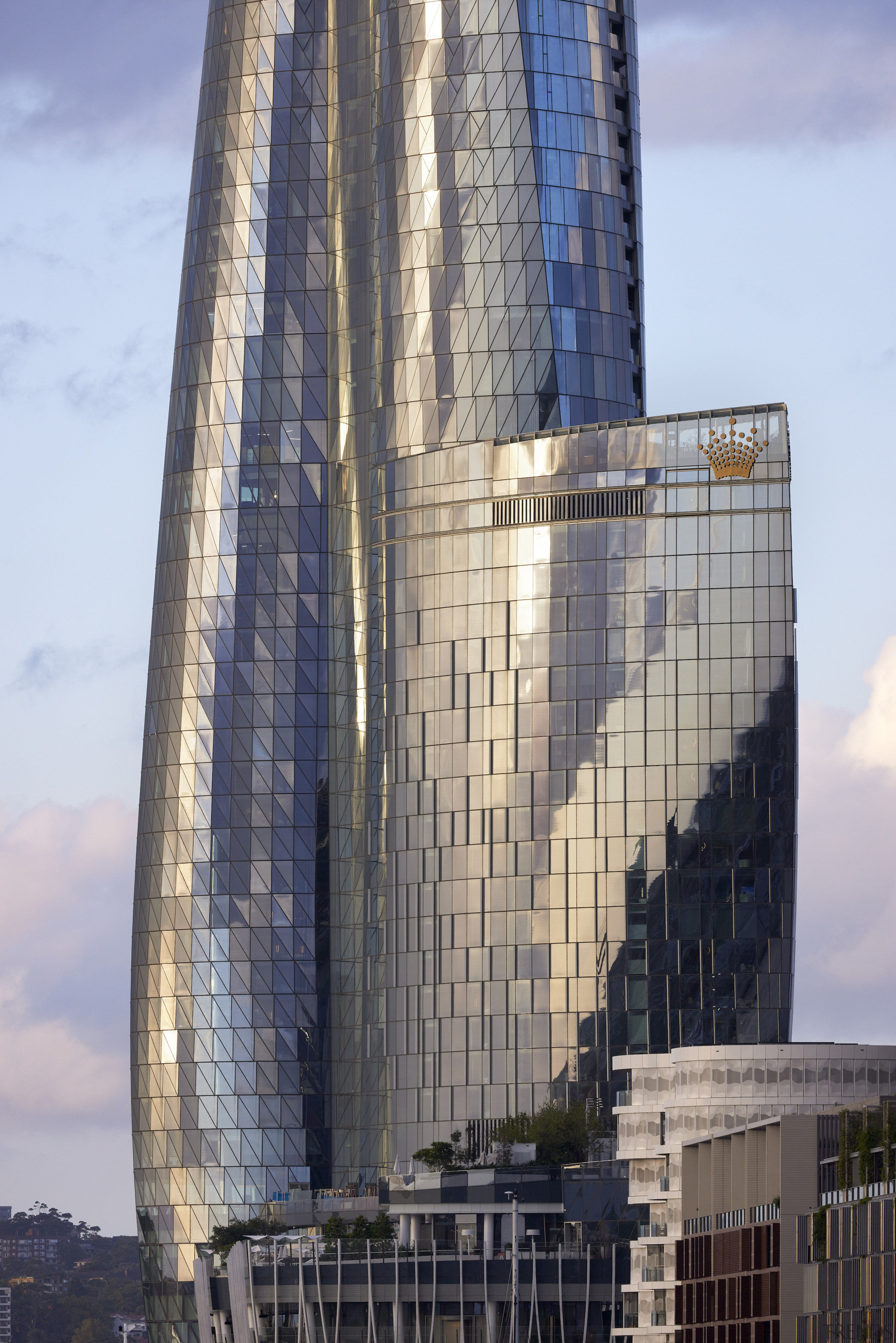 Conceived as an inhabited sculpture, the tower form 