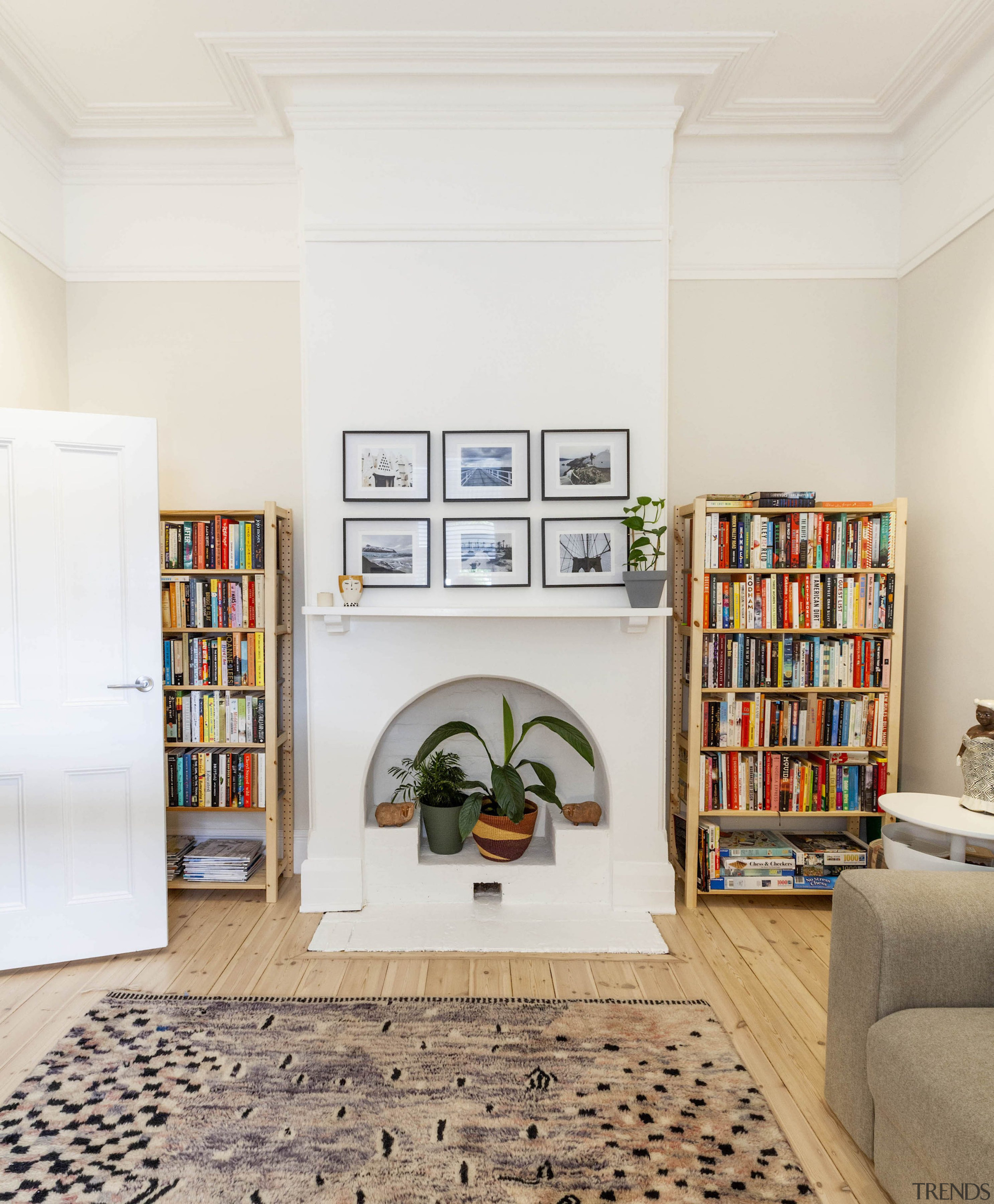 The interior design in the original cottage respects 