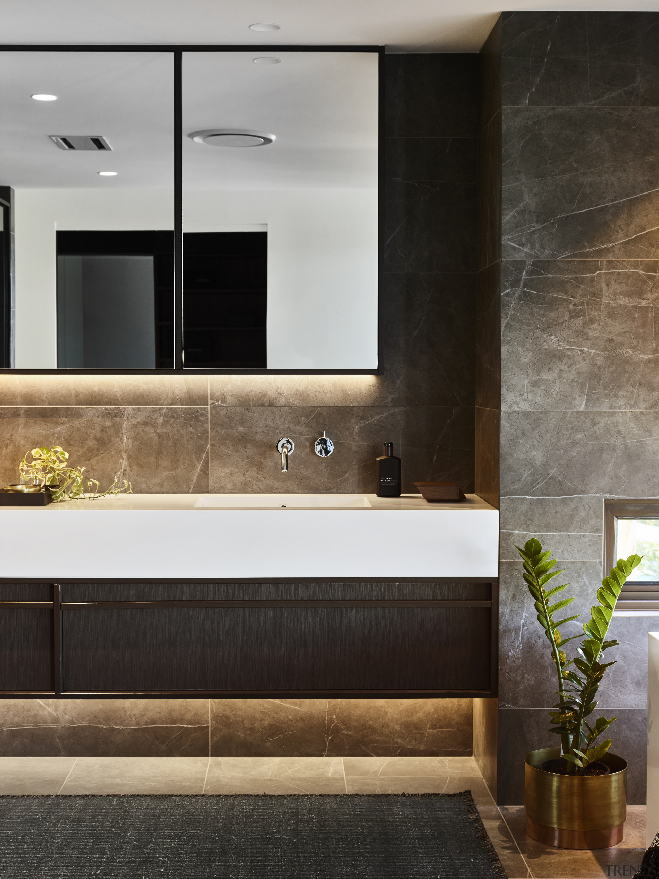 Marble-look Spanish tiles, dark joi... - Gallery - 6 | Trends