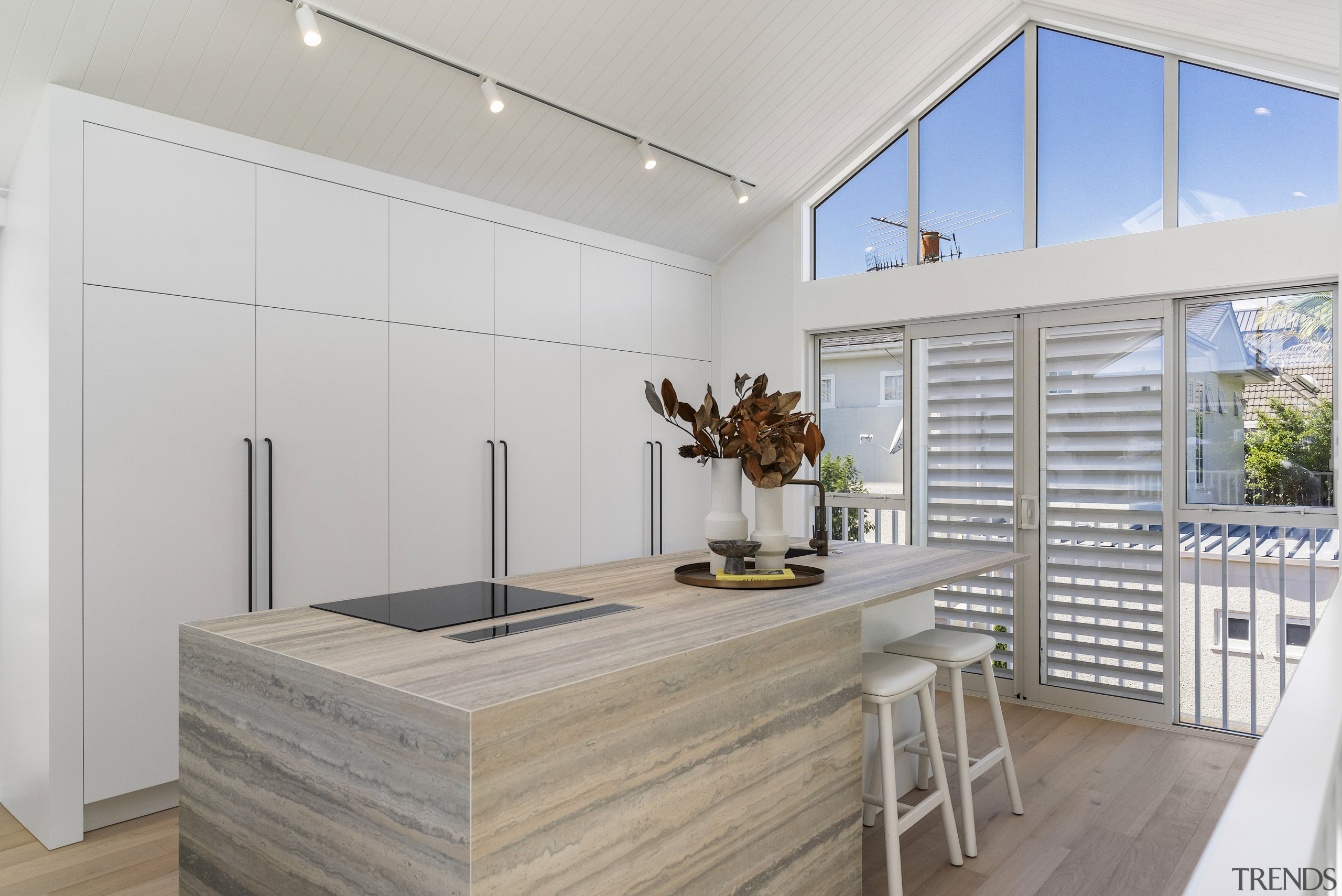 Kitchen with Laminam Travertino Gregio Veneto benchtops delivers 