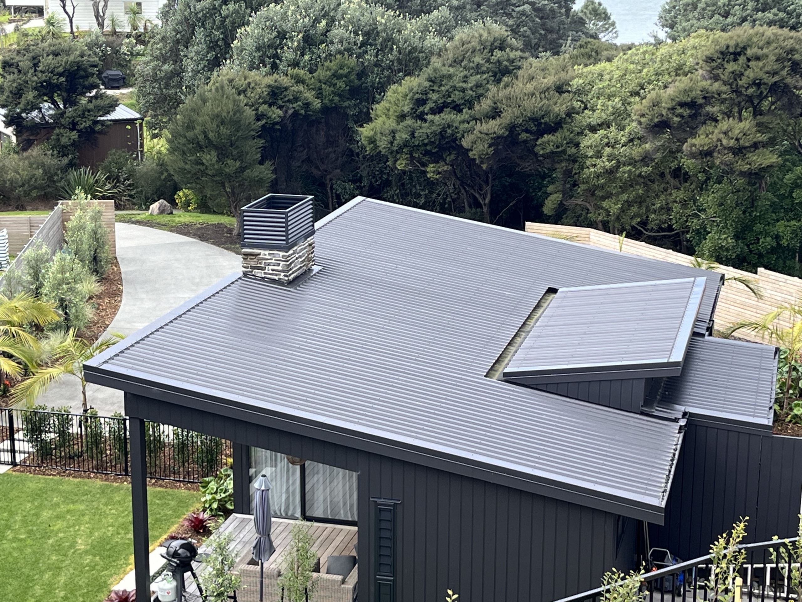 Butterfly roof detail. - Butterfly effect - 