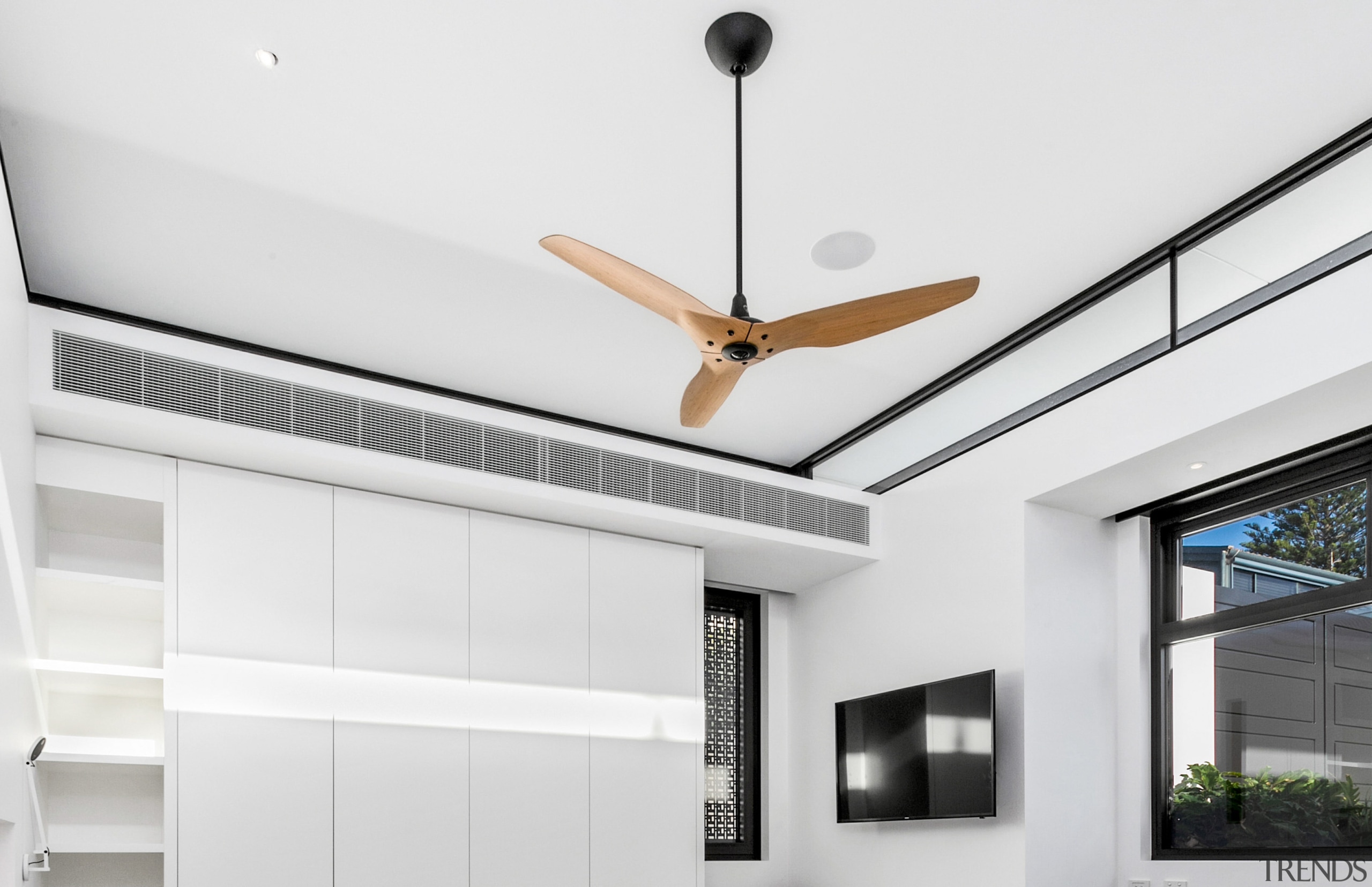 In keeping with the Mediterranean feel, a ceiling 