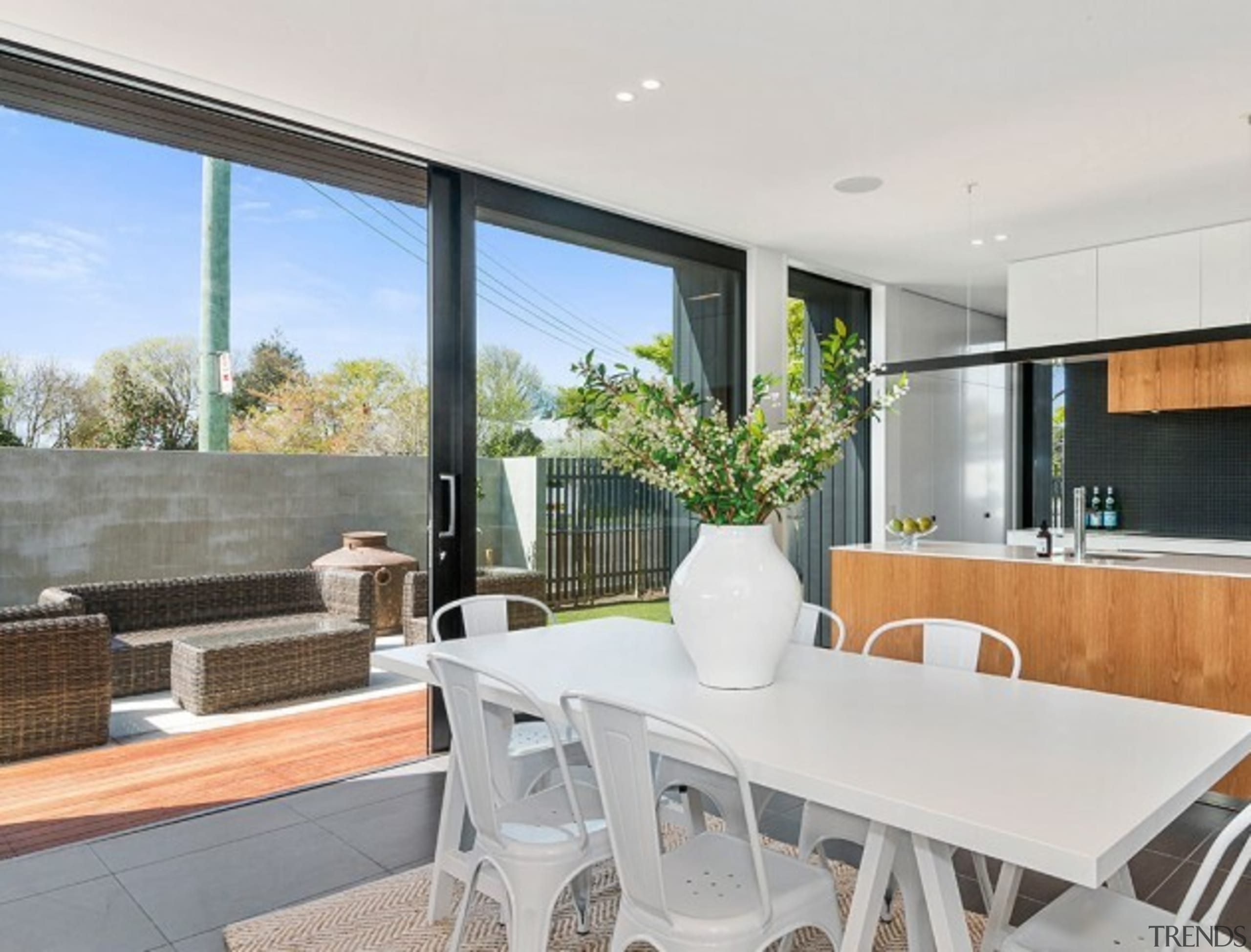 Large and exceptionally smooth running – sliders in 