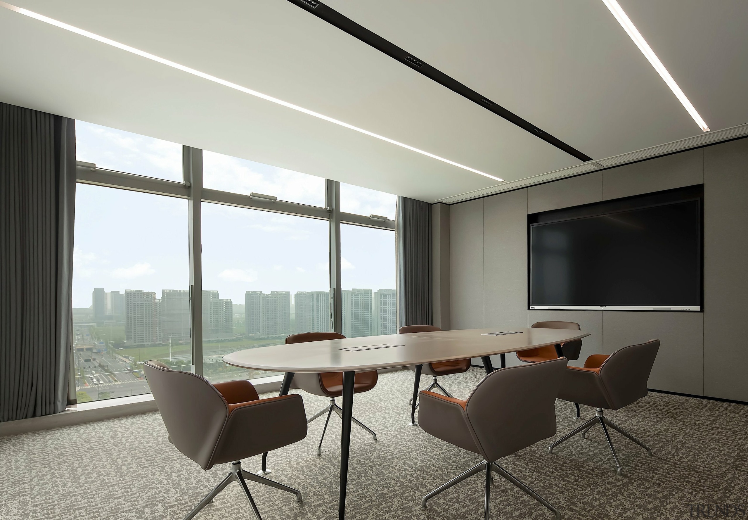 Meeting room with city views – warmth and 