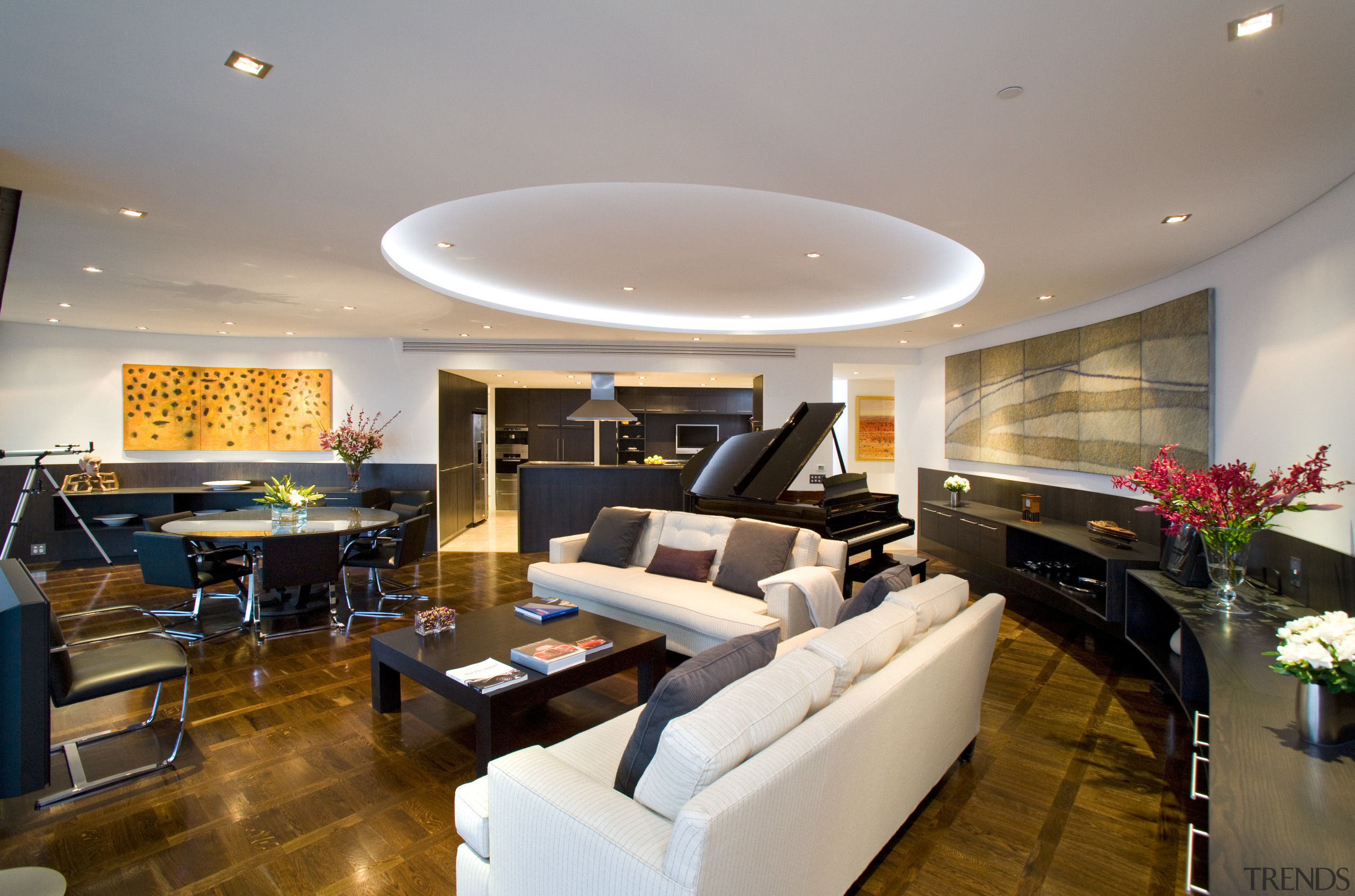 To open the interior and bathe it in apartment, ceiling, interior design, living room, penthouse apartment, real estate, room, suite, gray