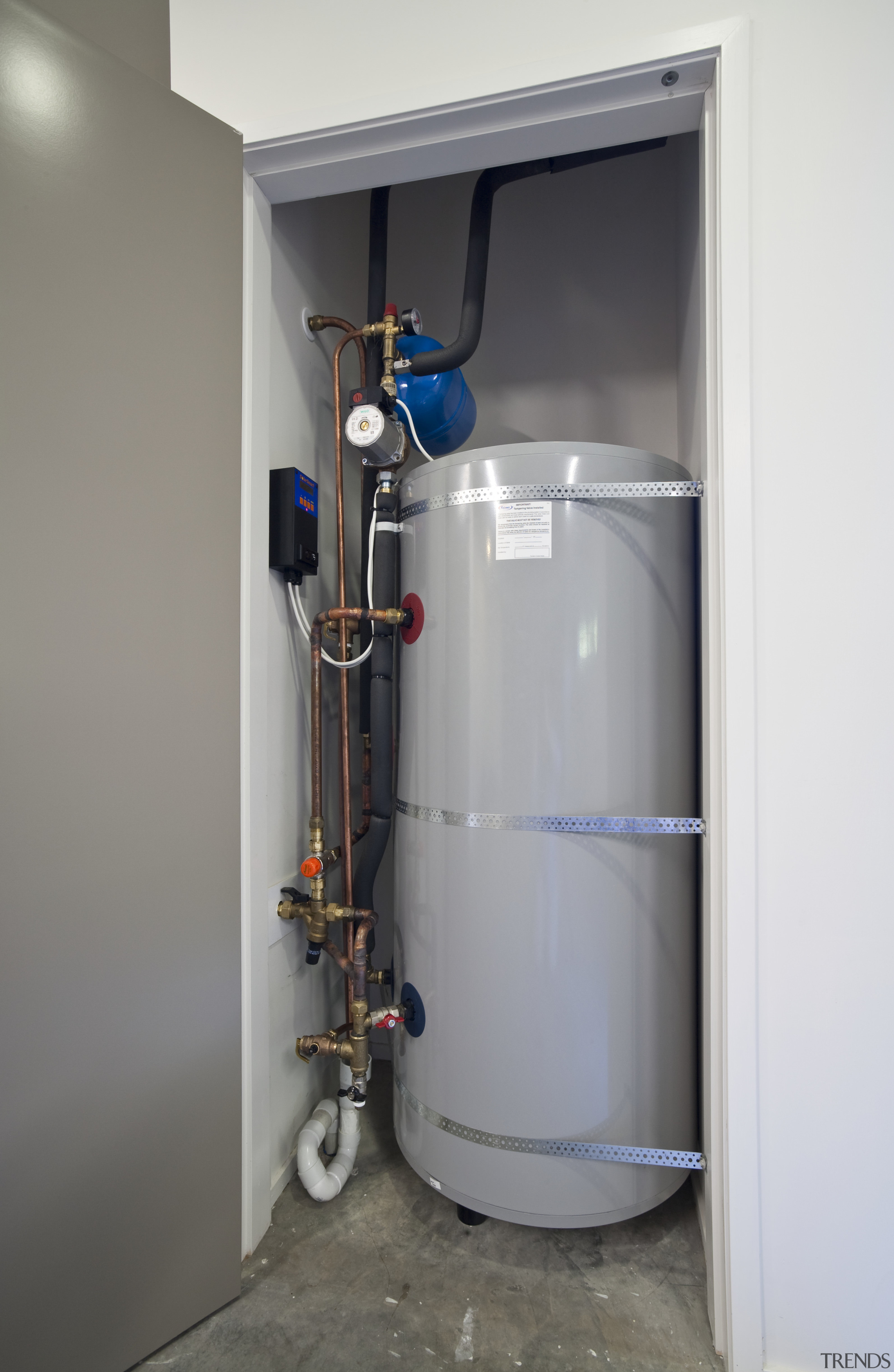 View of energy-efficient water heating system. - View gray