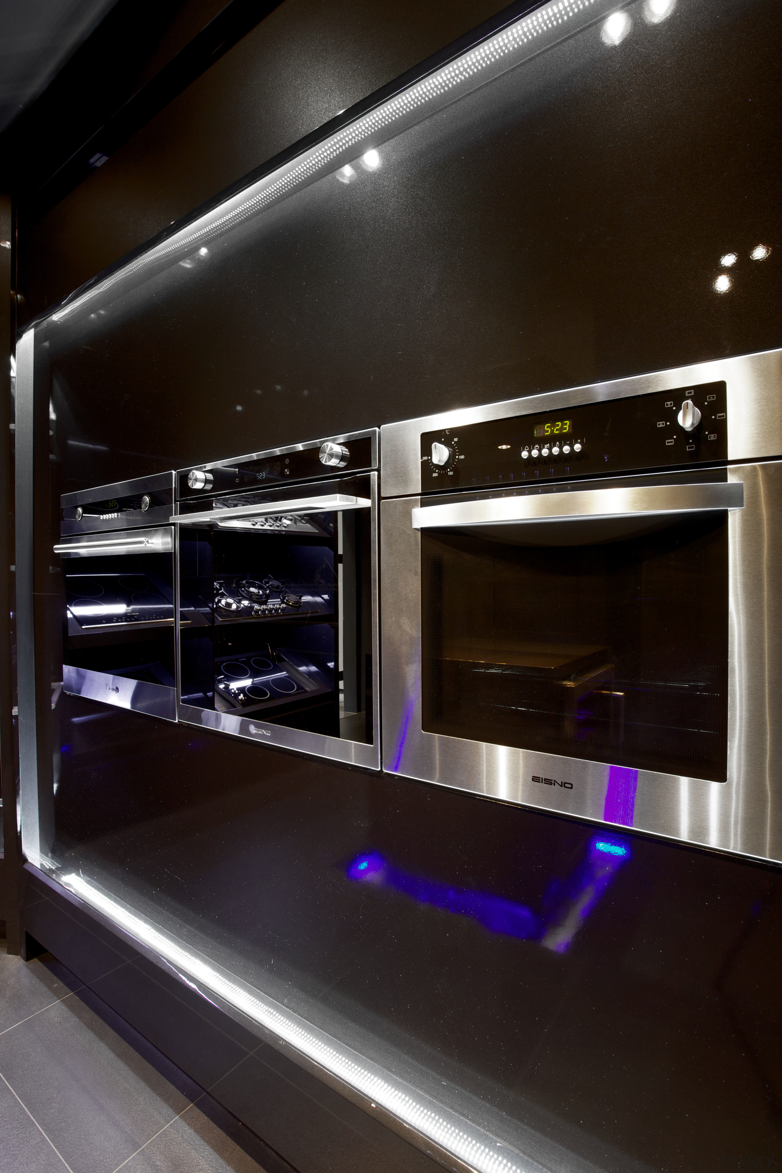 Italian designed appliances by Eisno Lifetech - Italian electronics, home appliance, kitchen appliance, technology, black