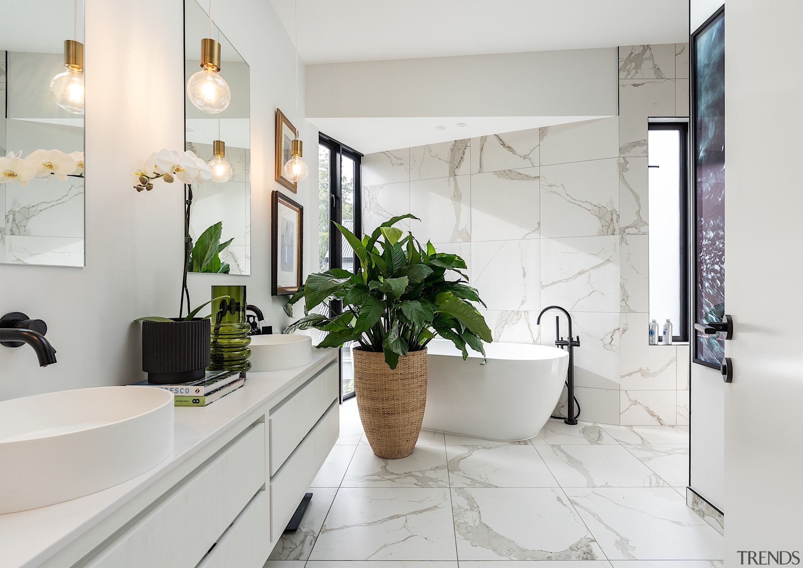 Top floor master ensuite with generous vanity, sculptural 
