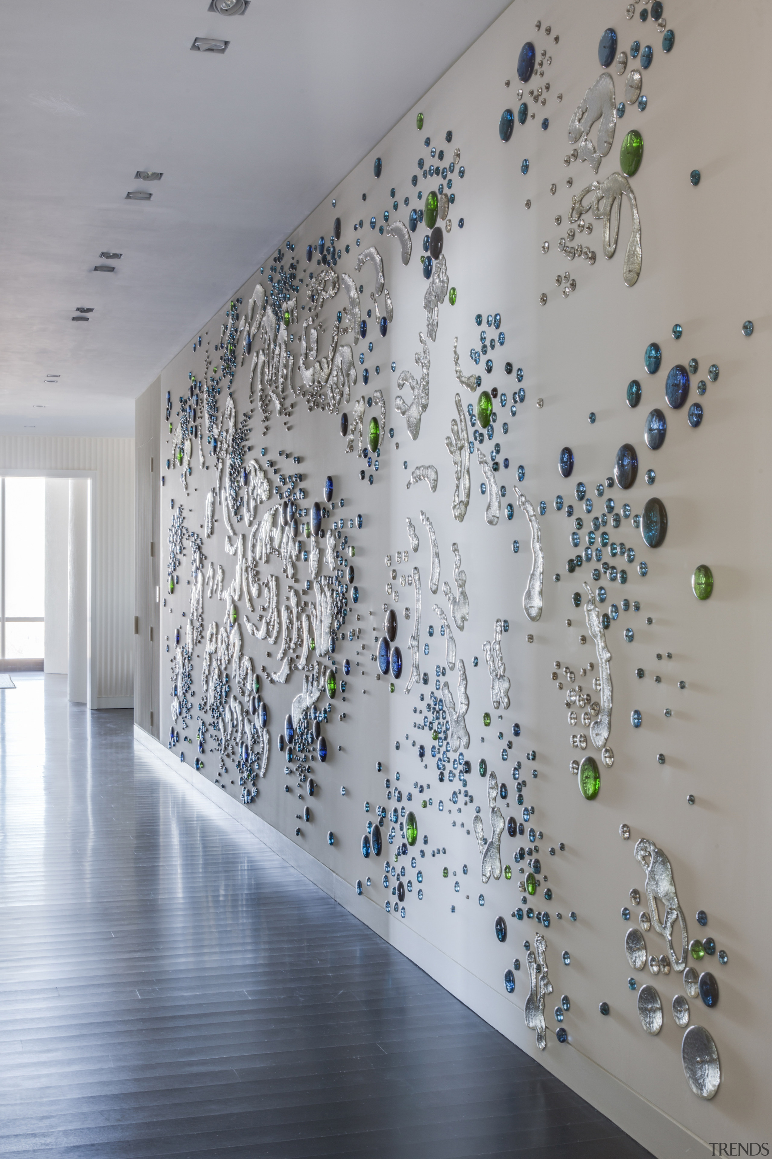 Инсталляция искусство. Инсталляция на стену. Декоративные инсталляции на стену. Стенка инсталляции. Интересный декор стен.