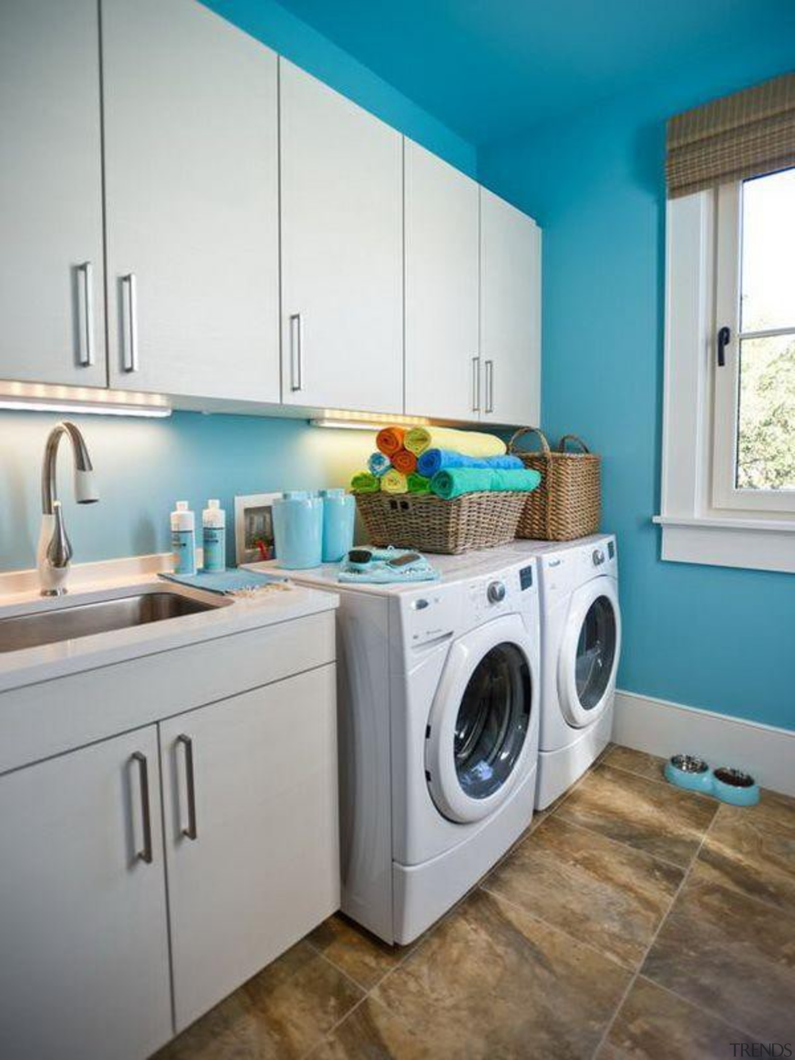 Utilitarian spaces such as laundry rooms and mudrooms clothes dryer, home appliance, kitchen, laundry, laundry room, major appliance, room, washing machine, gray