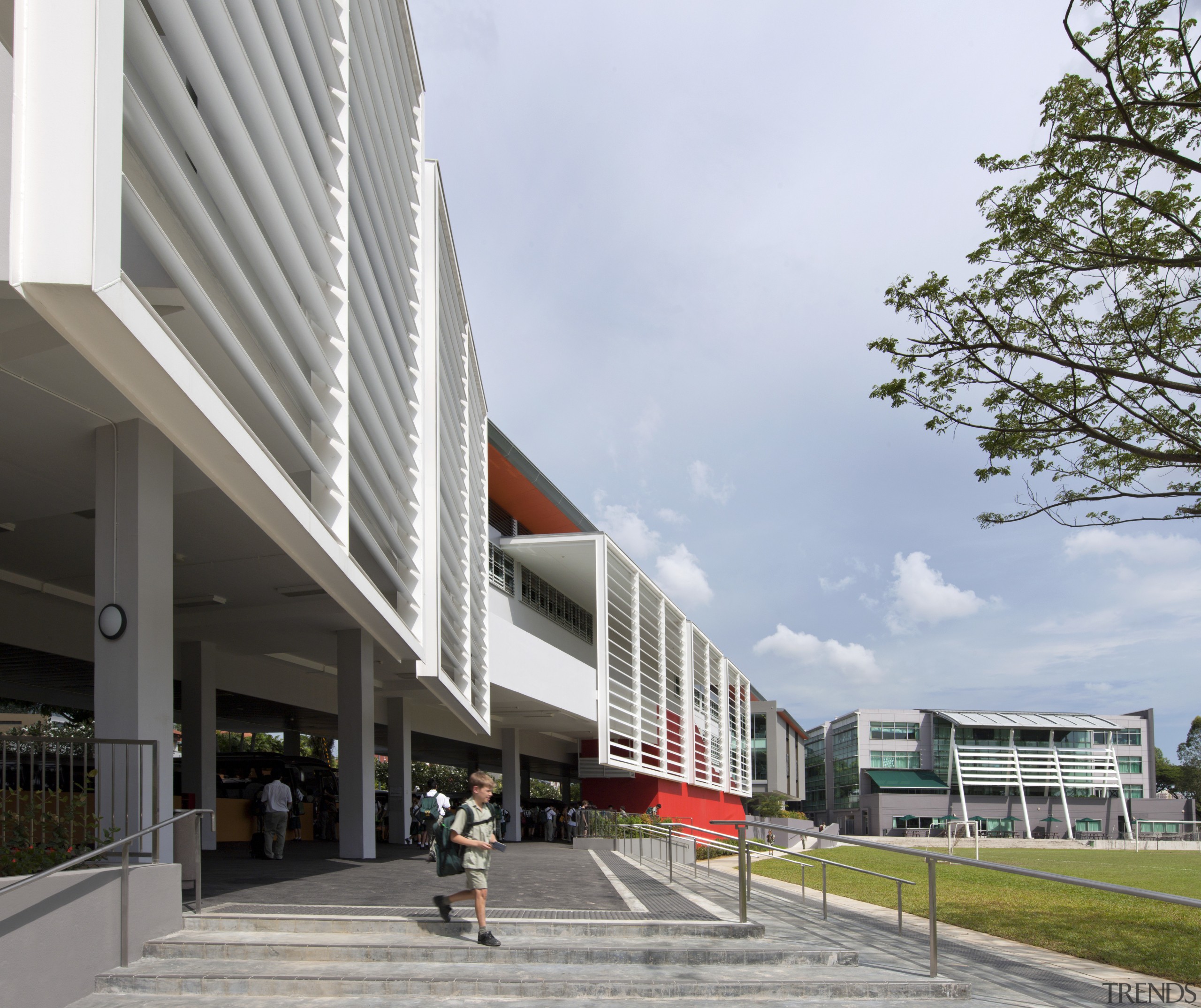 Entrance way - Entrance way - architecture | architecture, building, commercial building, condominium, corporate headquarters, facade, metropolitan area, mixed use, neighbourhood, residential area, urban design, white, gray