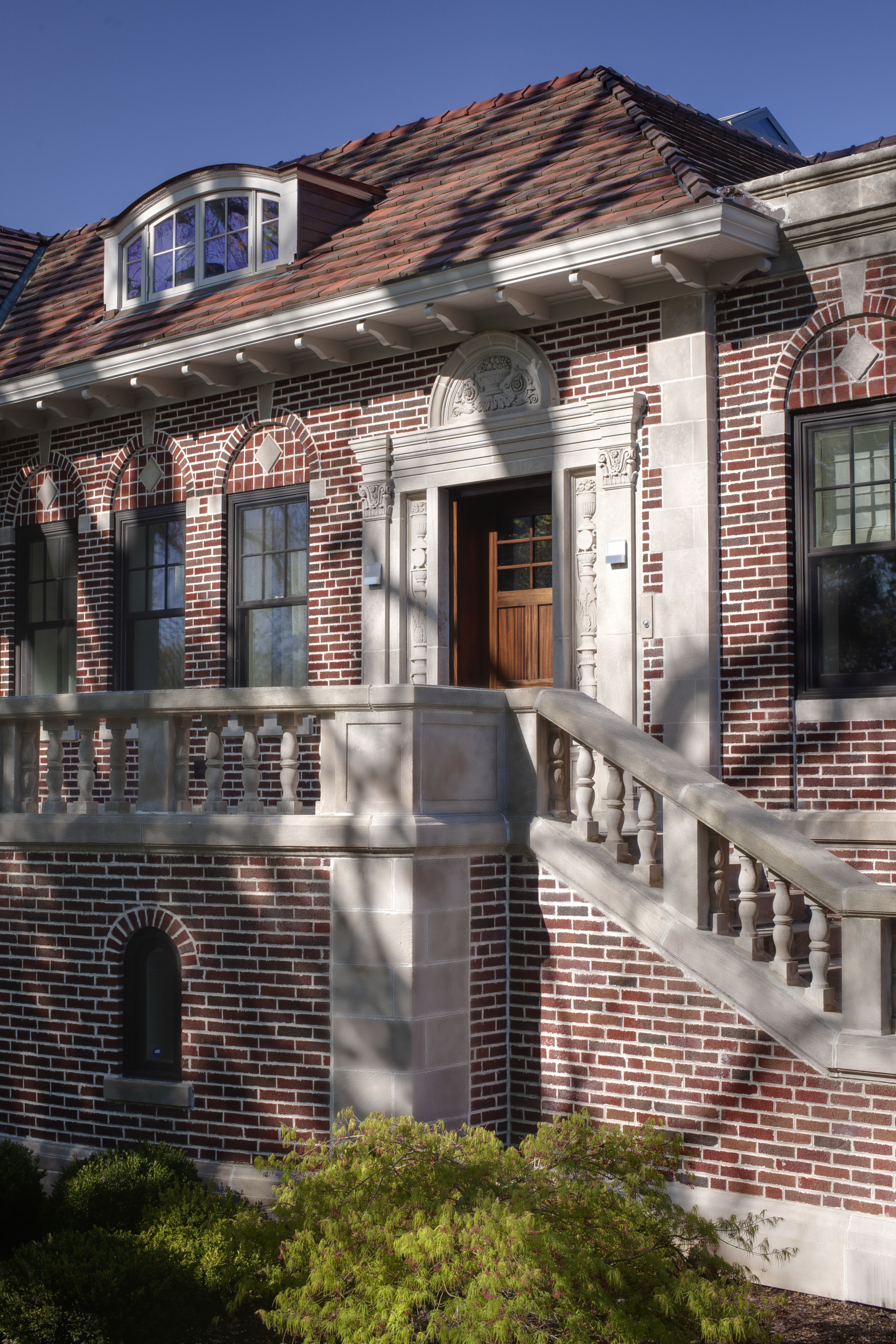 Entry to classic house with modern insertions - apartment, architecture, brick, building, facade, home, house, landmark, mansion, neighbourhood, real estate, residential area, roof, sky, window, black