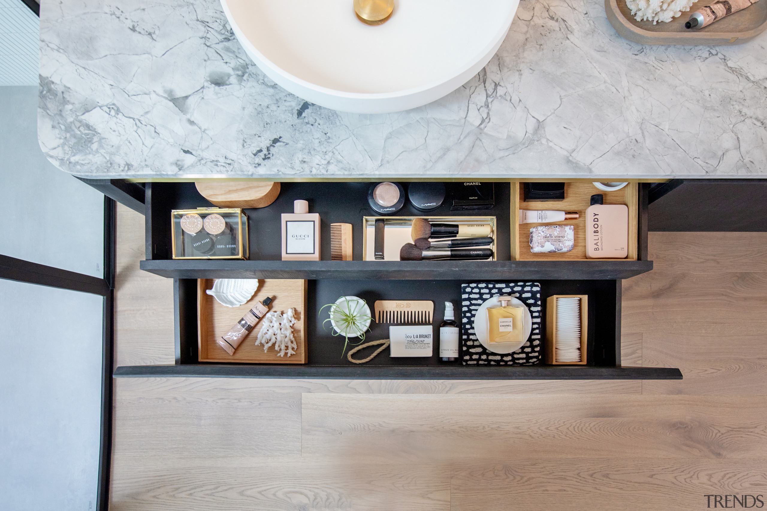 The designer used Blum storage solutions in the 