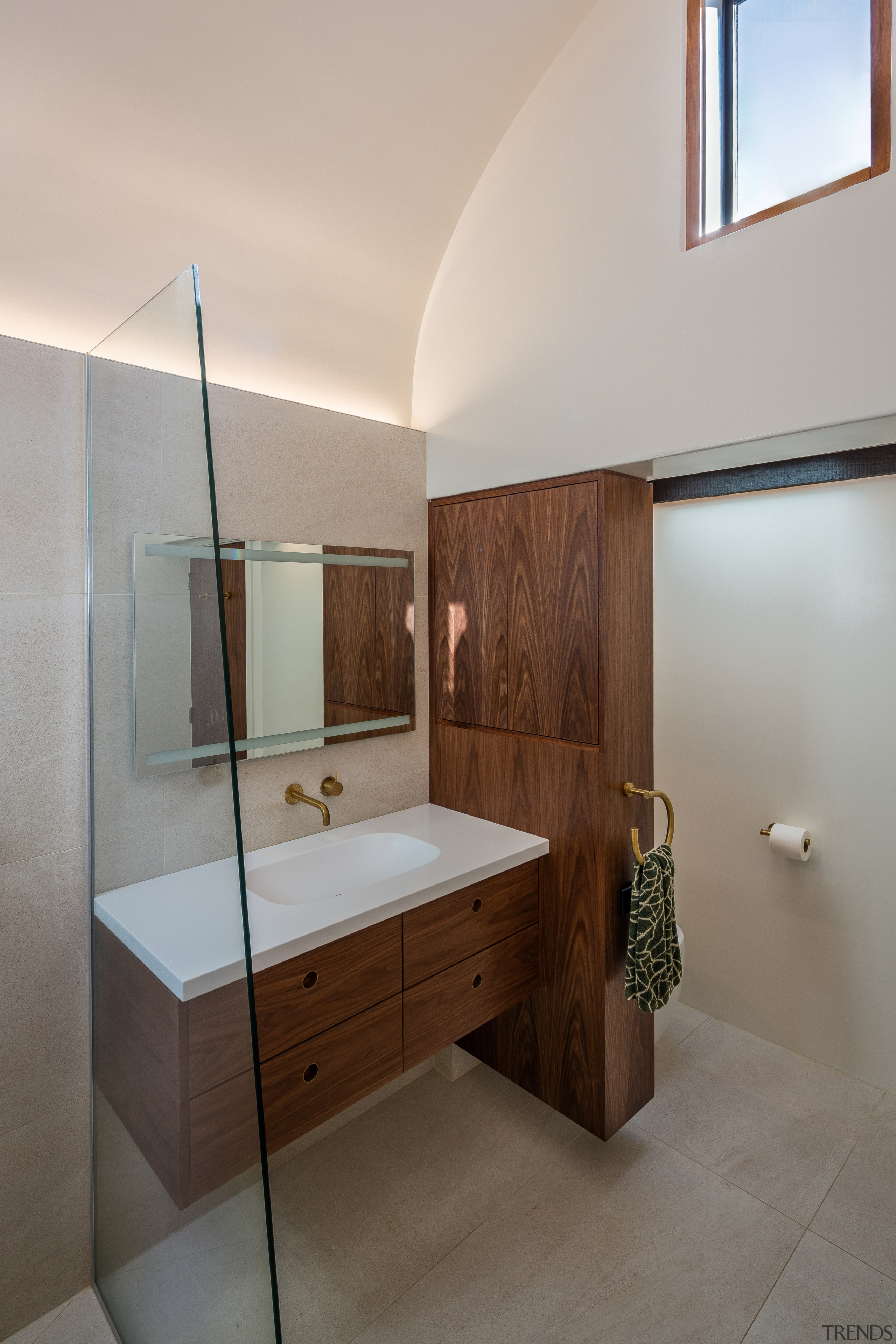 ​​​​​​​Cantilevering the solid joinery privacy wall adds to 