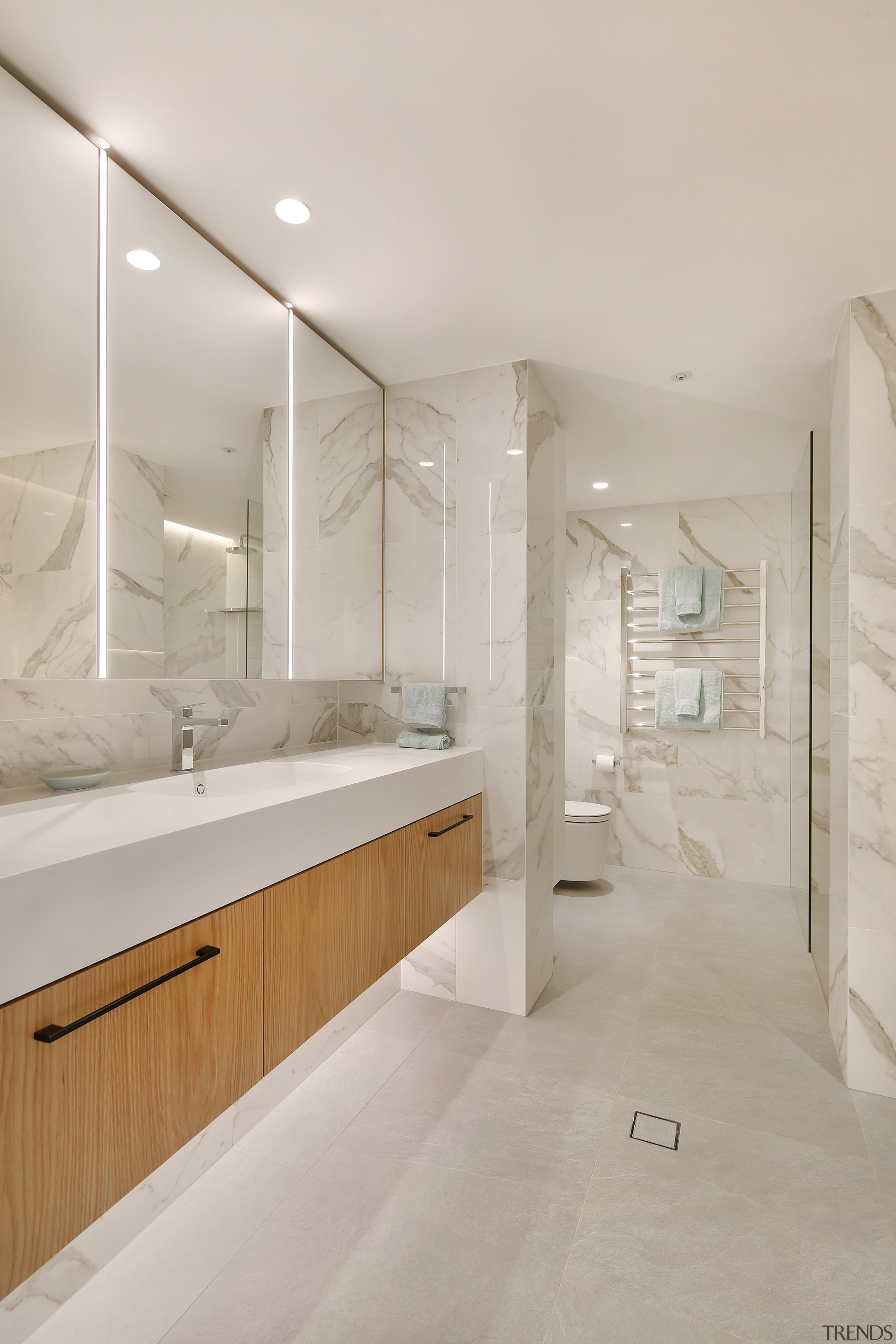 Guest ensuite – how it looked before the 