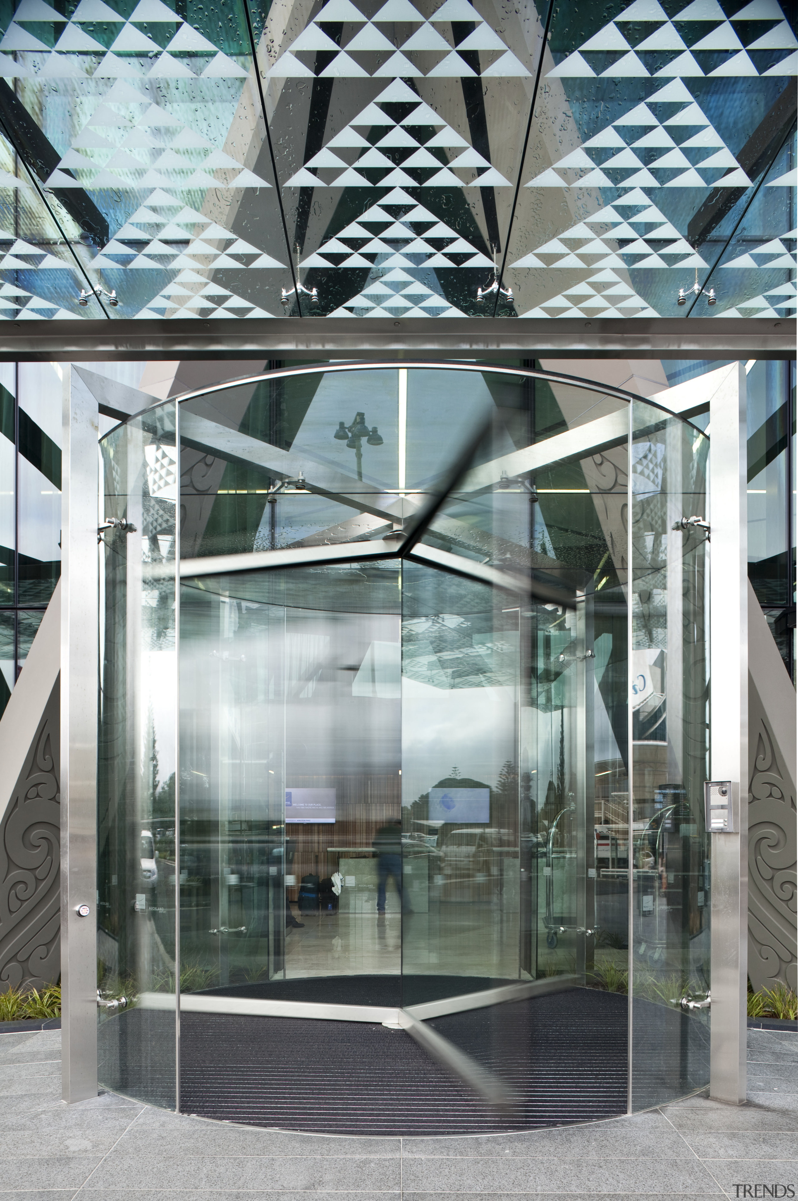View of the entrance of the Novotel Auckland architecture, building, condominium, daylighting, facade, glass, structure, white, gray