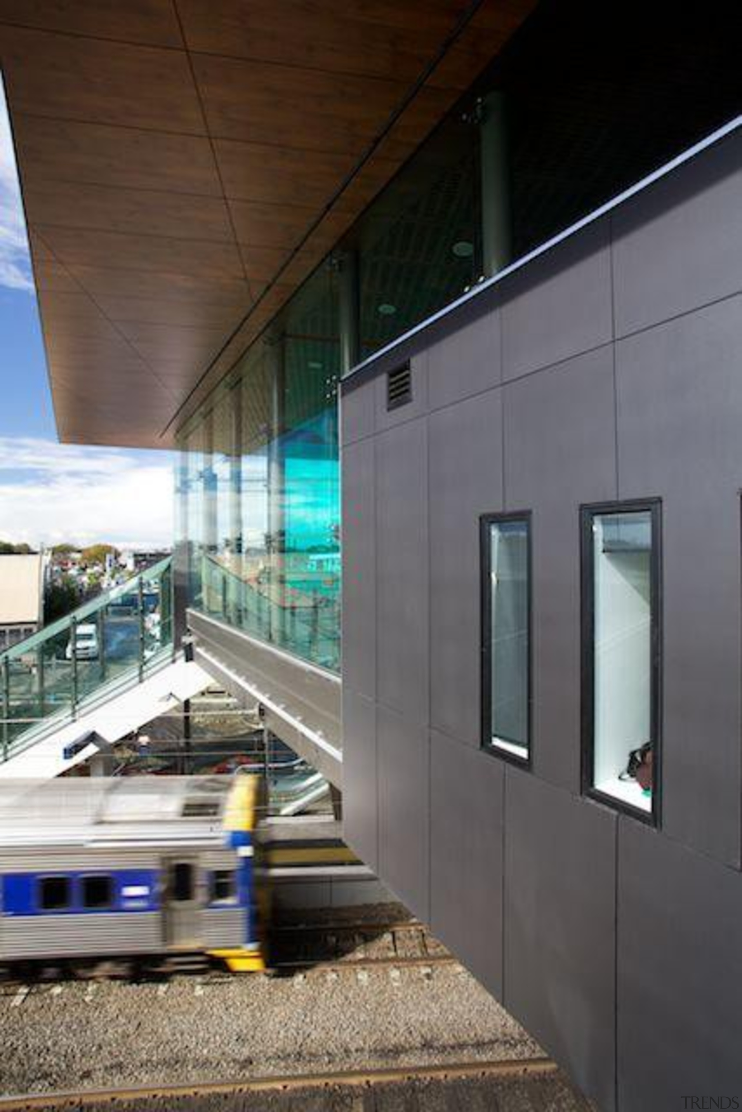 Exterior cladding featuring Laminam Filo Pece - Laminam architecture, building, daylighting, glass, metropolitan area, public transport, rapid transit, train station, transport, gray, black