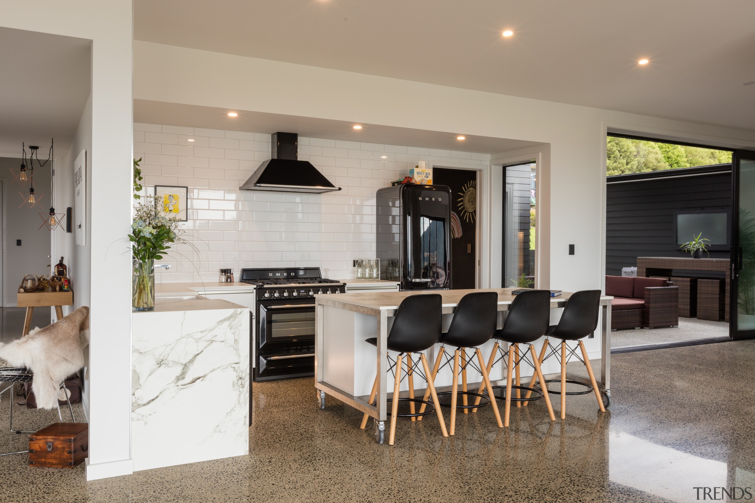 With Living Room To One Side Outdo Gallery 2 Trends