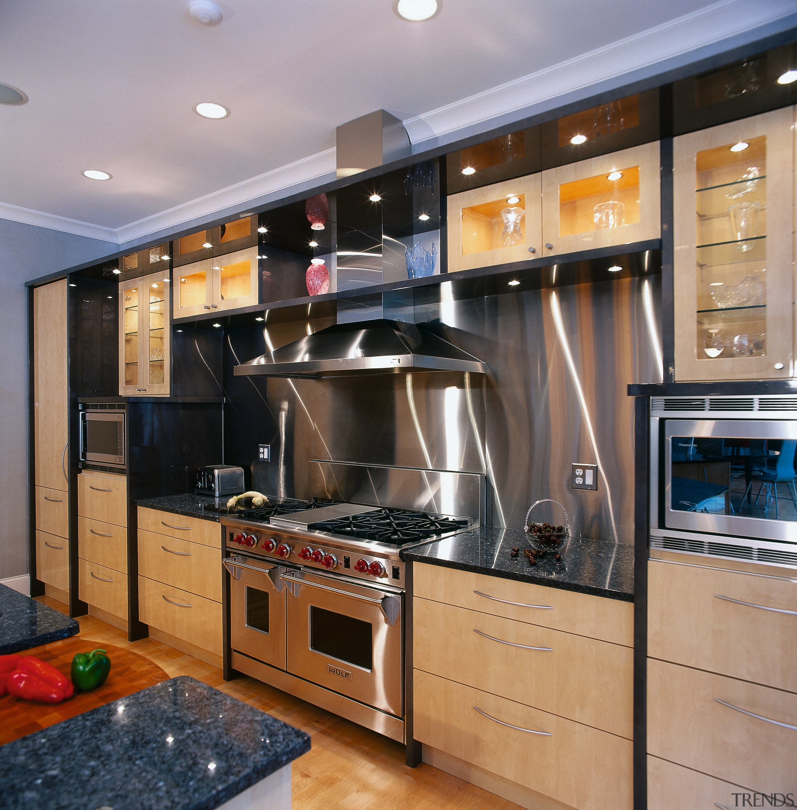 Close view of the kitchen's appliances - Close cabinetry, countertop, cuisine classique, home appliance, interior design, kitchen, gray, black