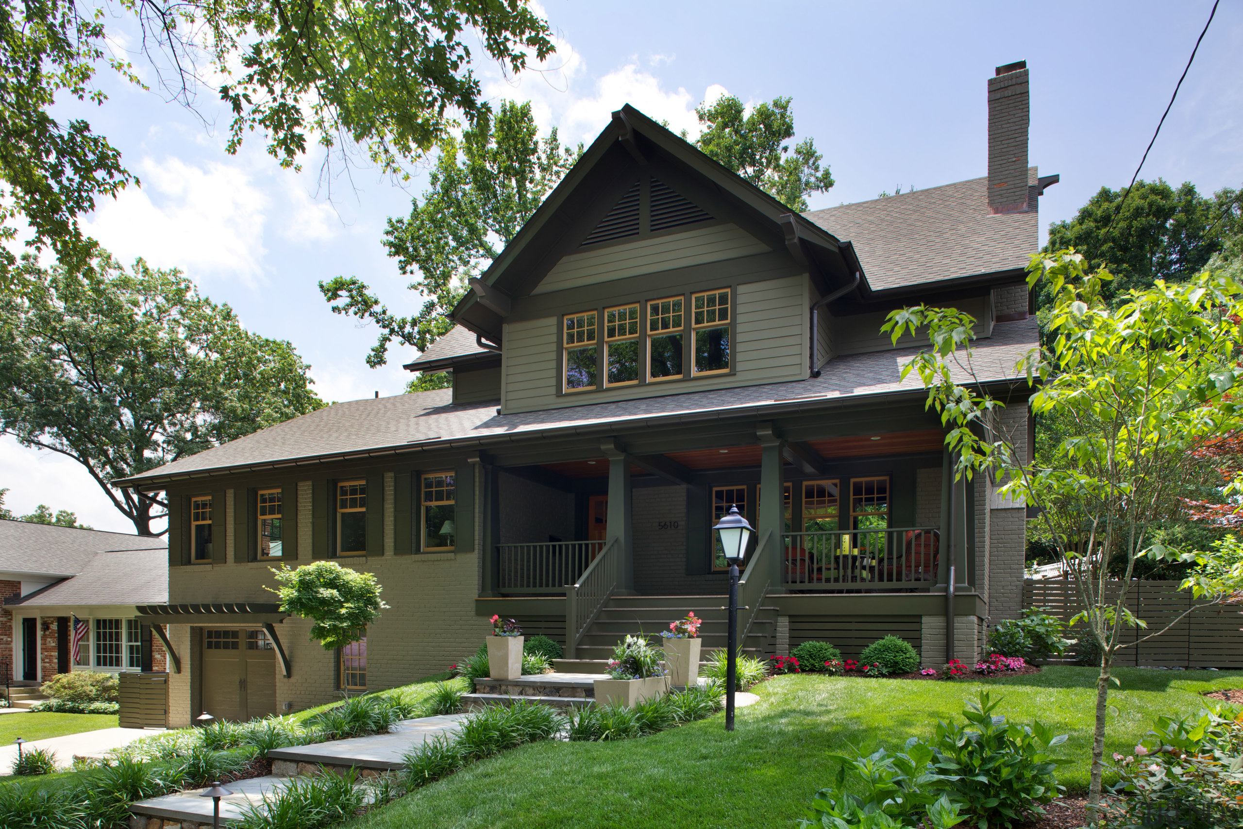 The second floor was built over the smaller cottage, estate, facade, farmhouse, historic house, home, house, mansion, plant, property, real estate, tree