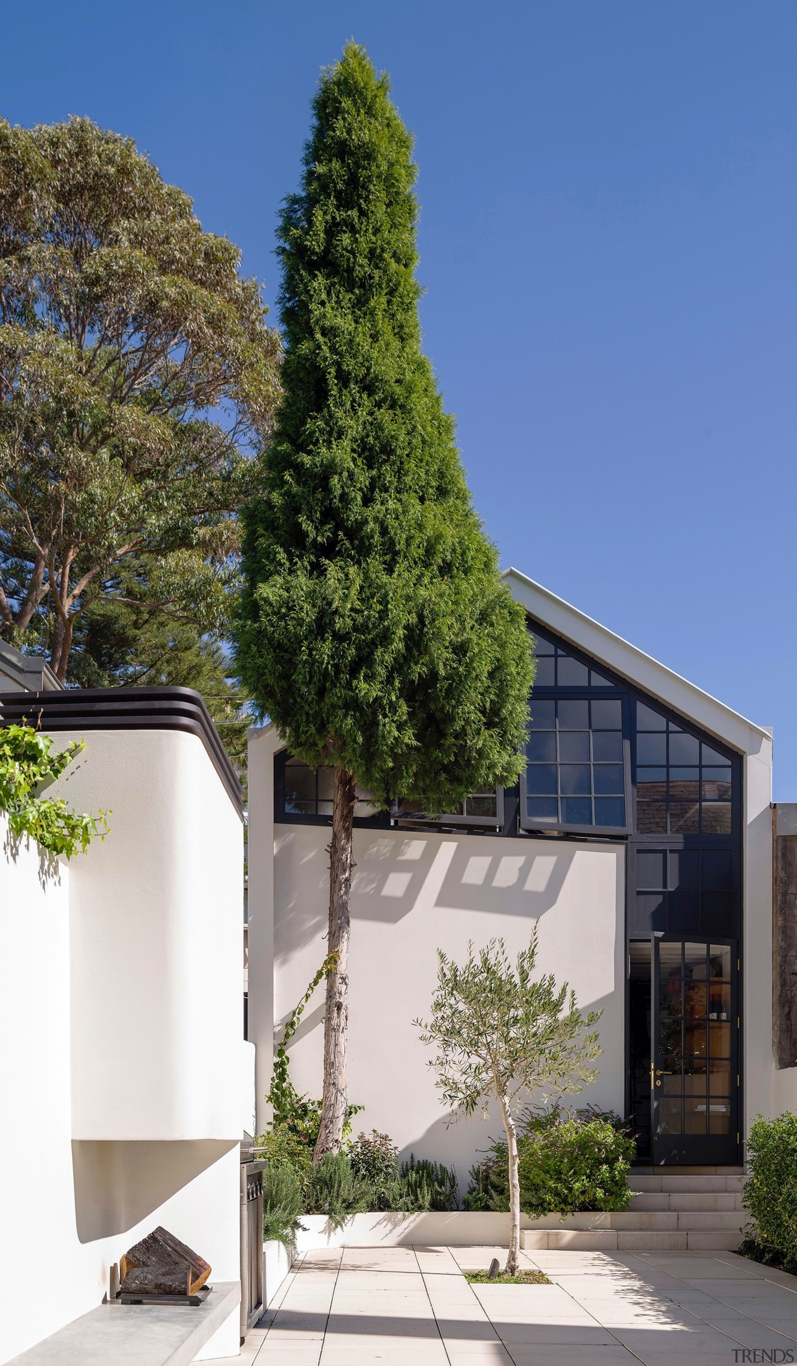 Architect: Luigi Rosselli. Photography by Justin Alexander, Sean architecture, facade, home, house, plant, property, real estate, tree, blue