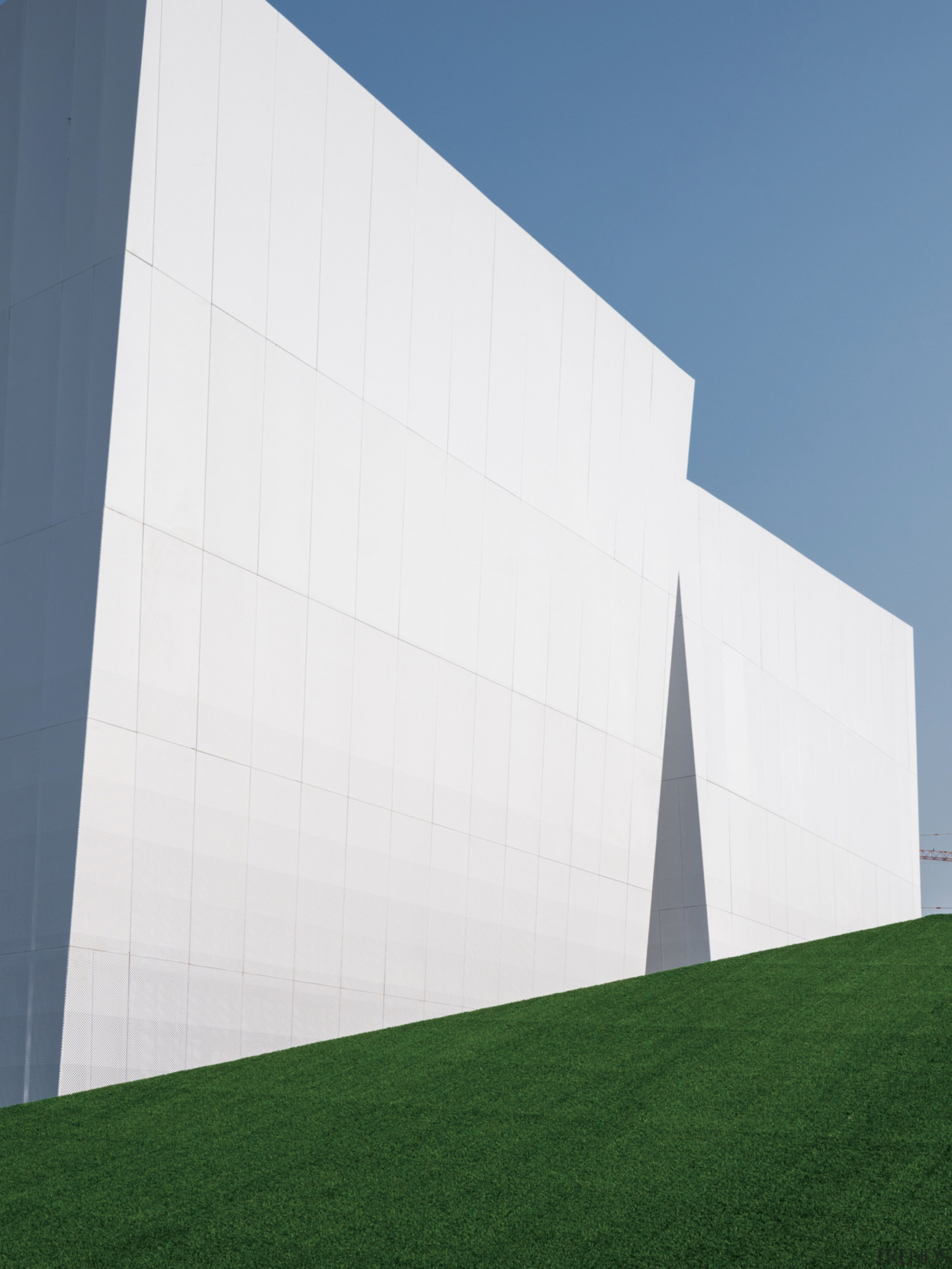 A second layer is set outside the main 