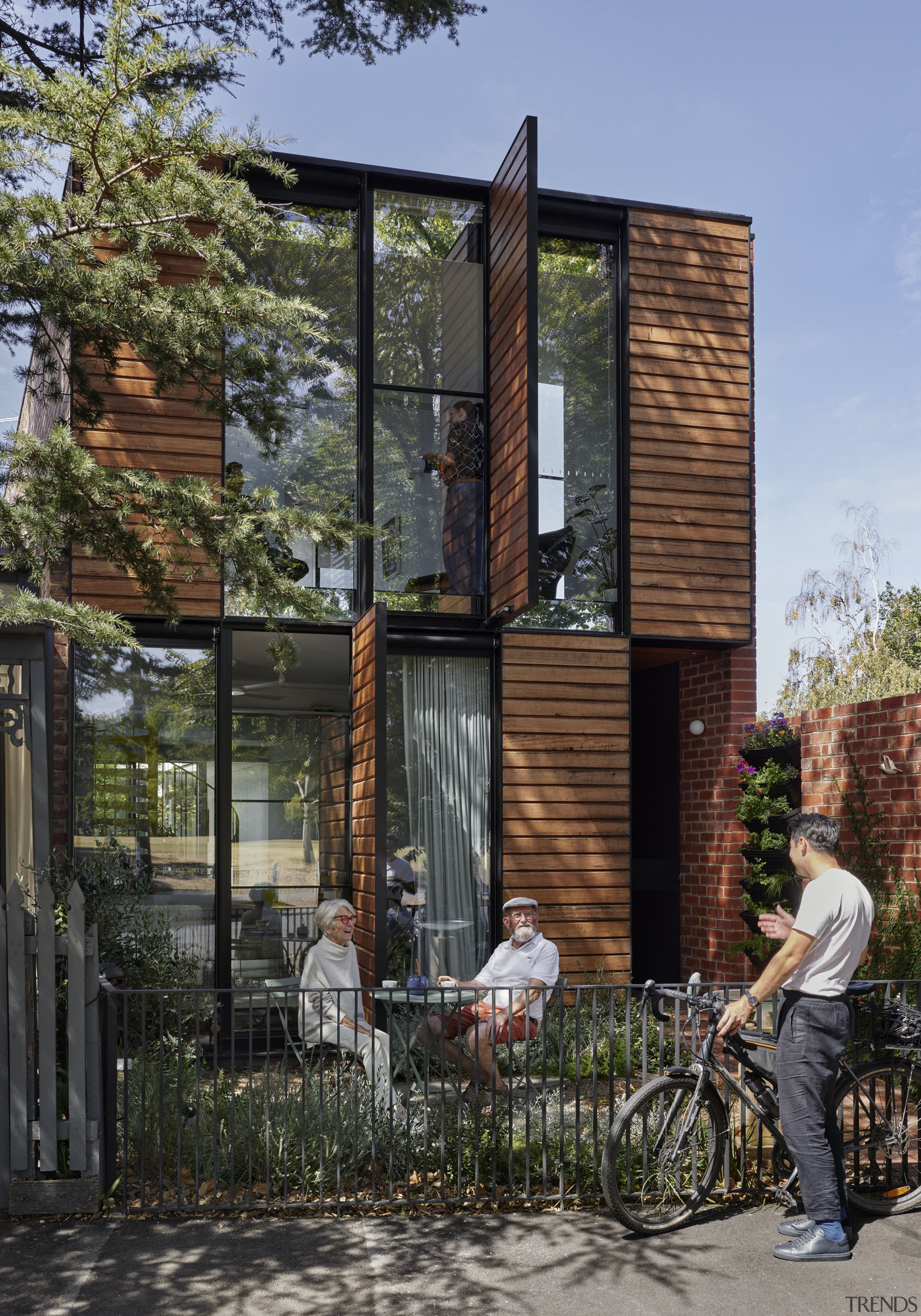Different angle of operable front facade. - Downsizing 