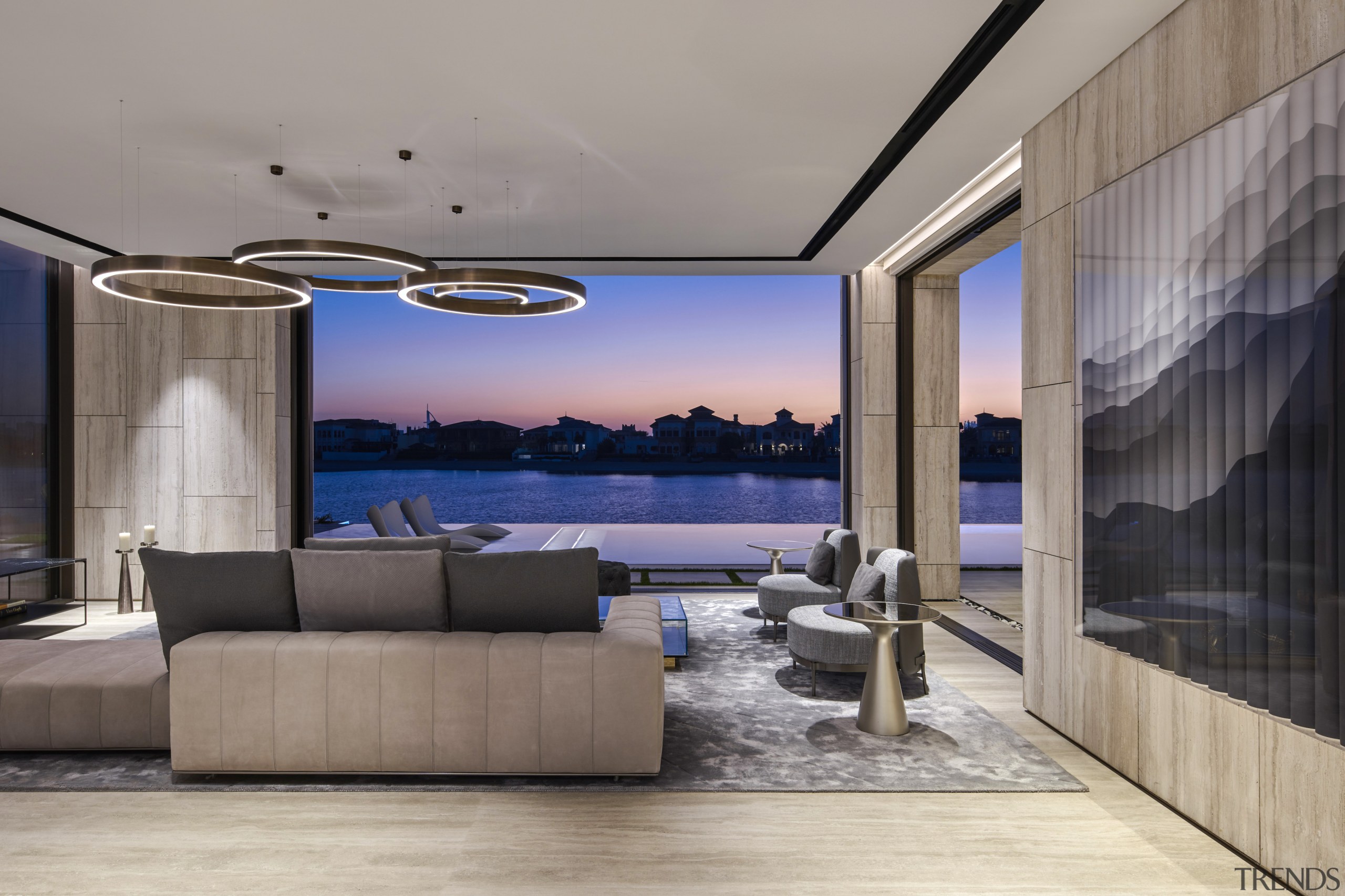 With no clear definition between the formal lounge 