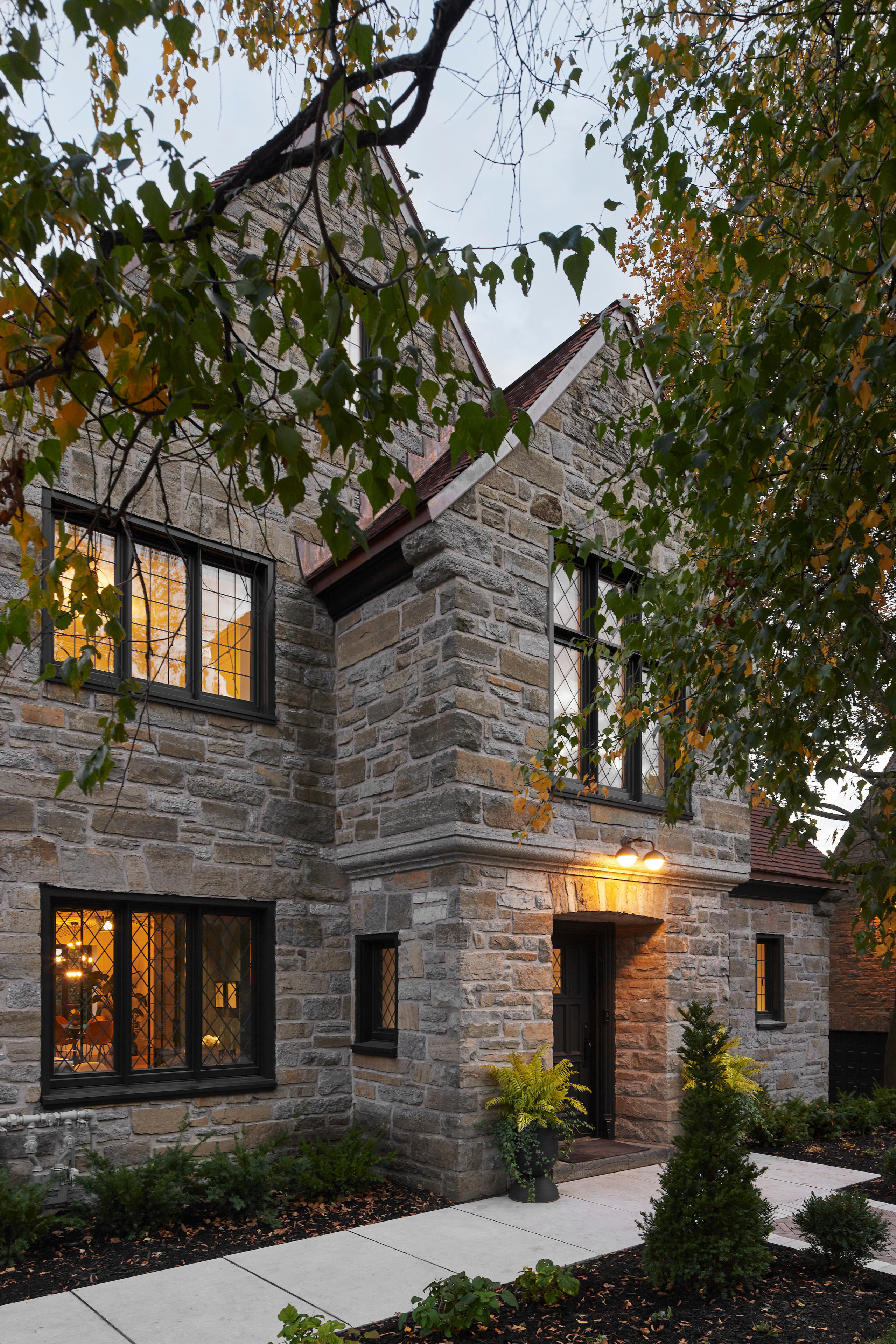 Main facade, entrance. - Time traveller - 