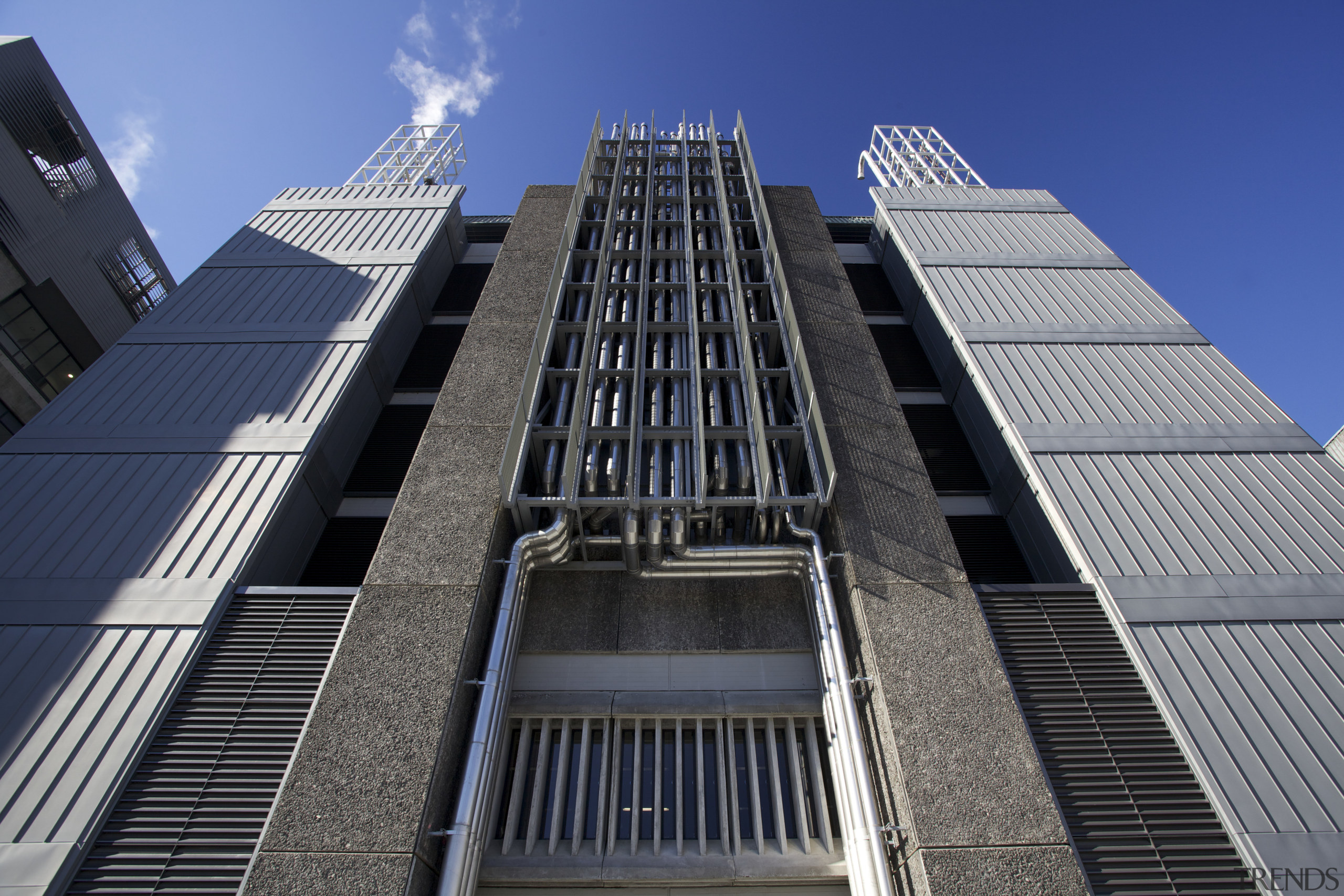 Keeping up appearances  cladding by Metal Design architecture, brutalist architecture, building, city, commercial building, condominium, corporate headquarters, daylighting, daytime, downtown, facade, headquarters, landmark, line, metropolis, metropolitan area, mixed use, residential area, sky, skyscraper, structure, tower, tower block, urban area, black, blue