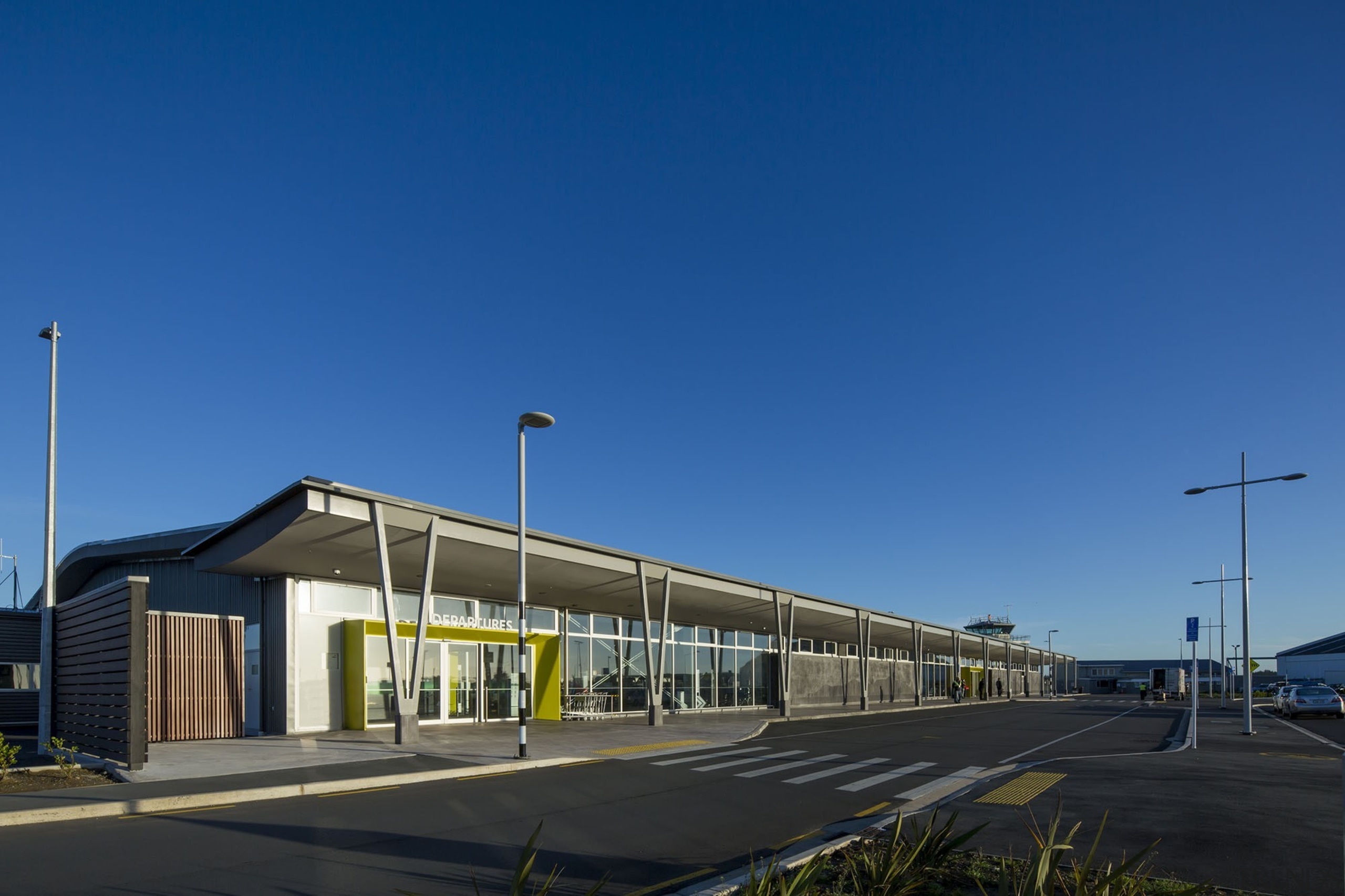 Invercargill airport - WaM - Invercargill airport - architecture, building, commercial building, corporate headquarters, infrastructure, metropolitan area, real estate, residential area, sky, structure, blue