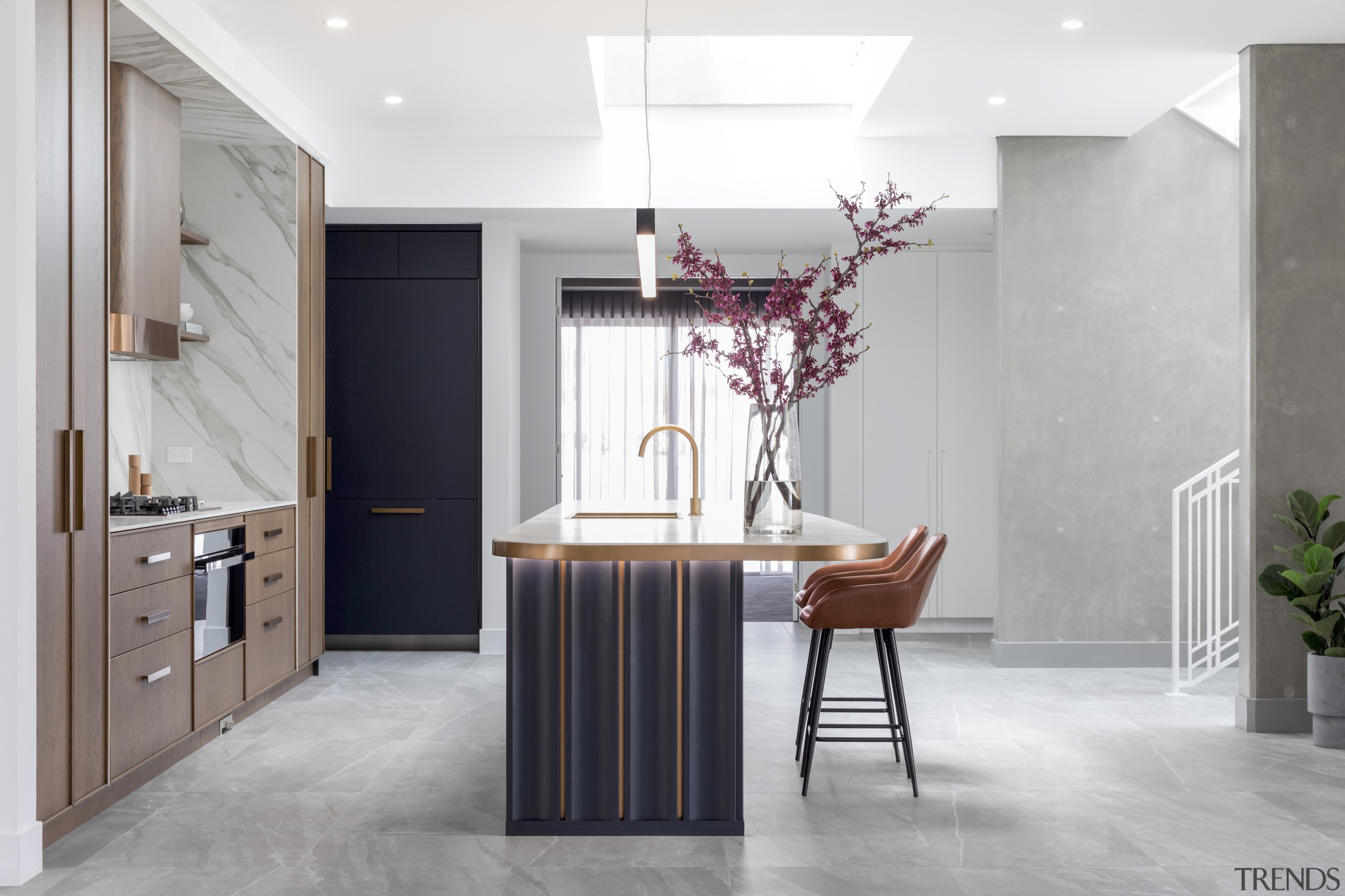 The custom blue of the island is continued 