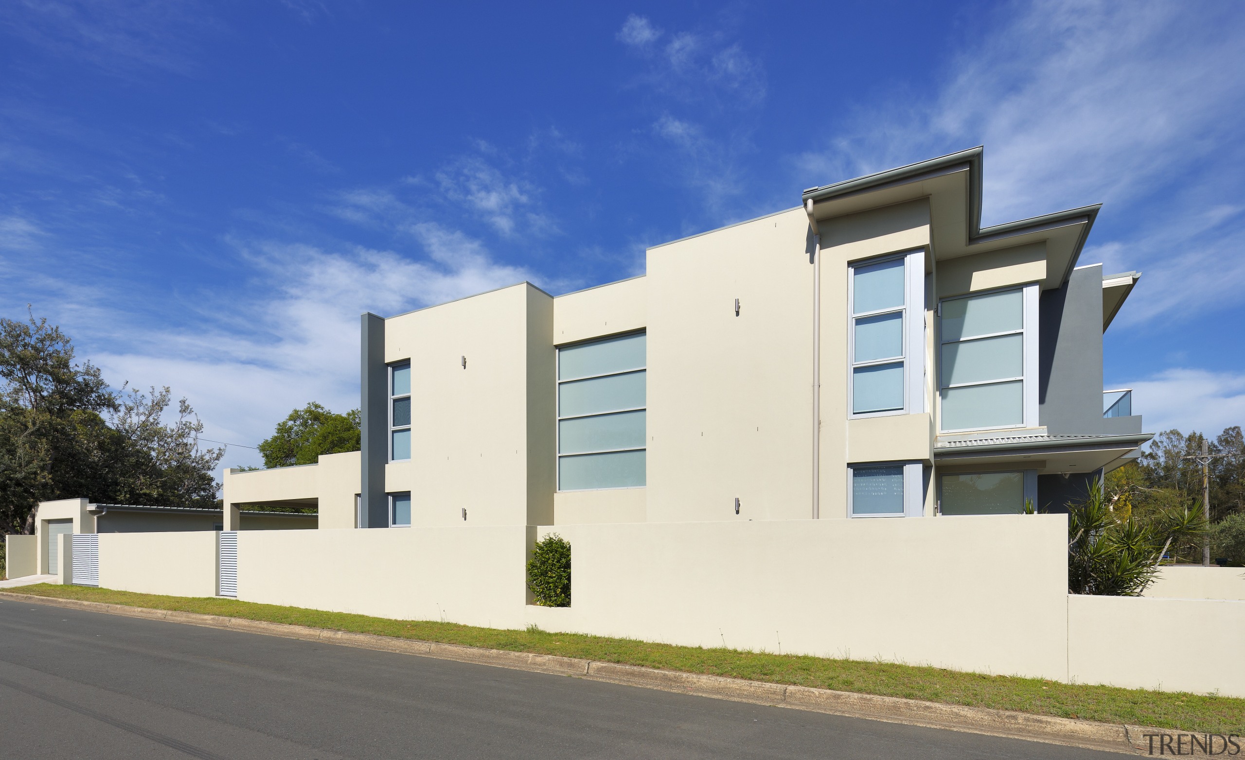 Large two story familyhome by Starr Constructions. Designed apartment, architecture, building, commercial building, elevation, facade, home, house, neighbourhood, property, real estate, residential area, sky, villa