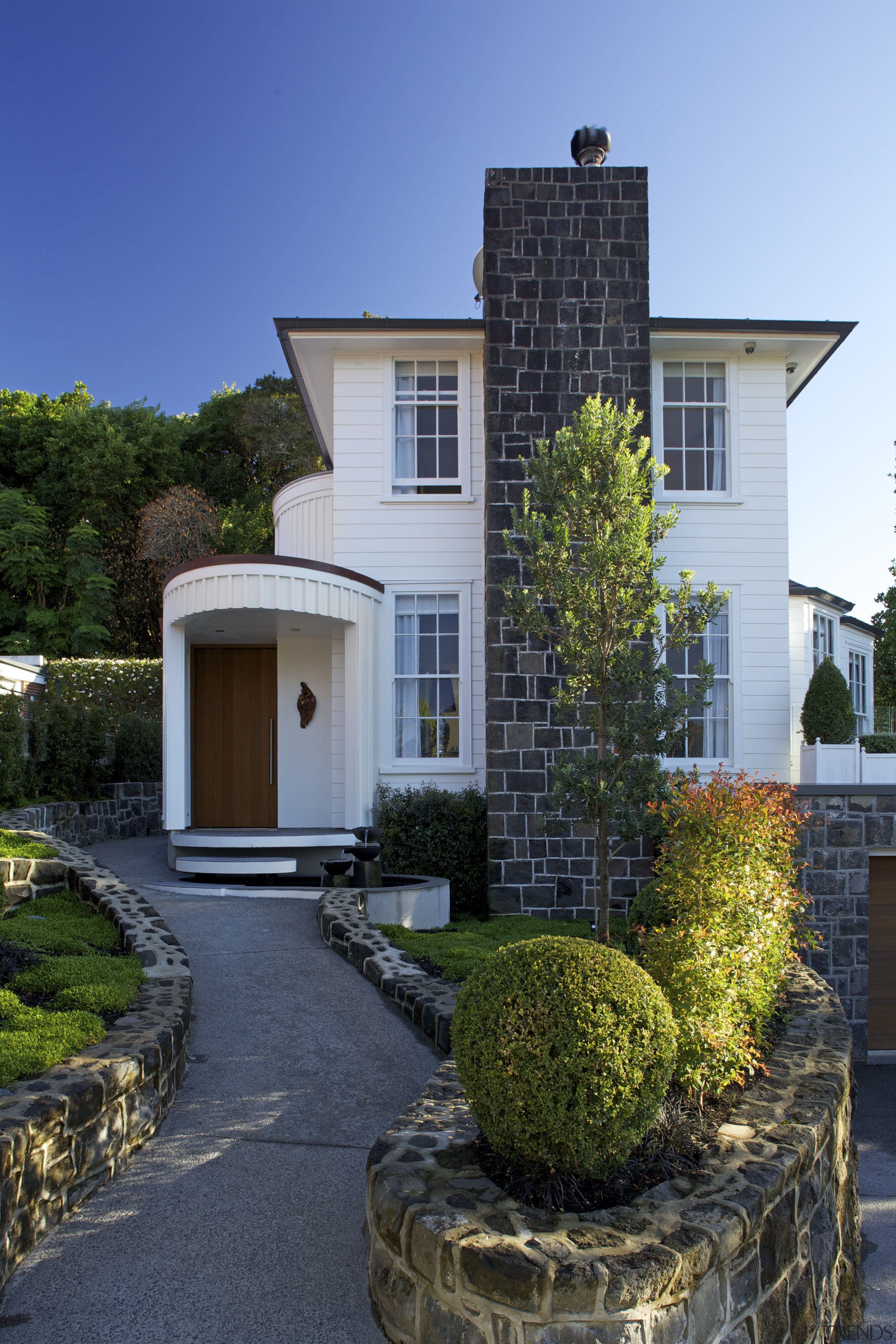 Renovated Omana Lodge by Constable Hurst Architects building, cottage, estate, facade, home, house, landscaping, property, real estate, residential area, sky, villa, window