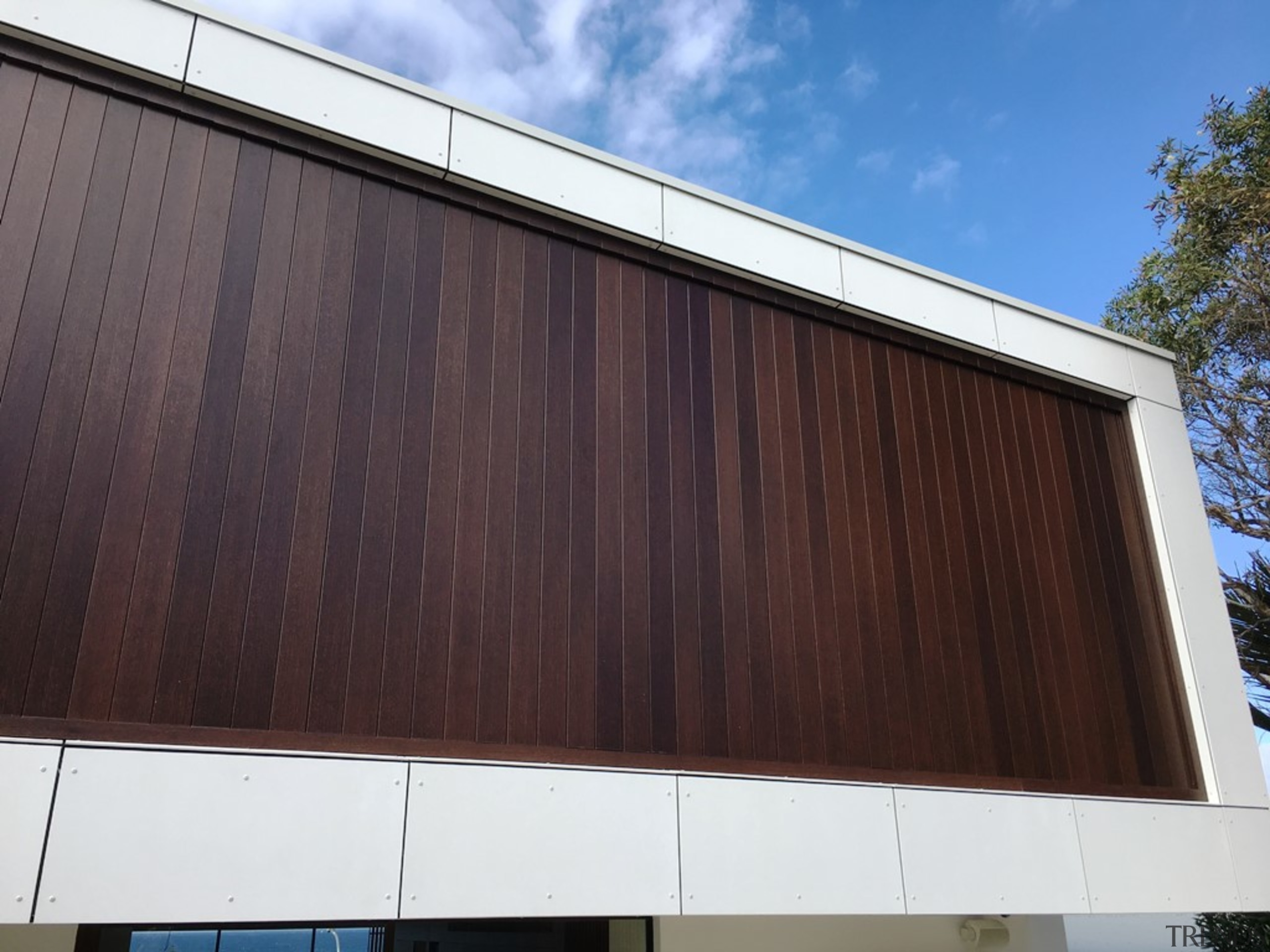 78580_louvretec-new-zealand-ltd_1556755768 - architecture | building | daylighting | architecture, building, daylighting, design, facade, glass, home, house, line, material property, metal, property, real estate, residential area, roof, shade, siding, sky, wall, window, wood, black