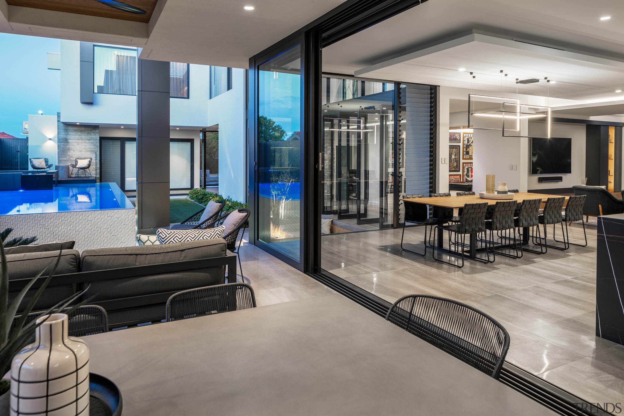 Well-connected – giant sliding doors open up the 