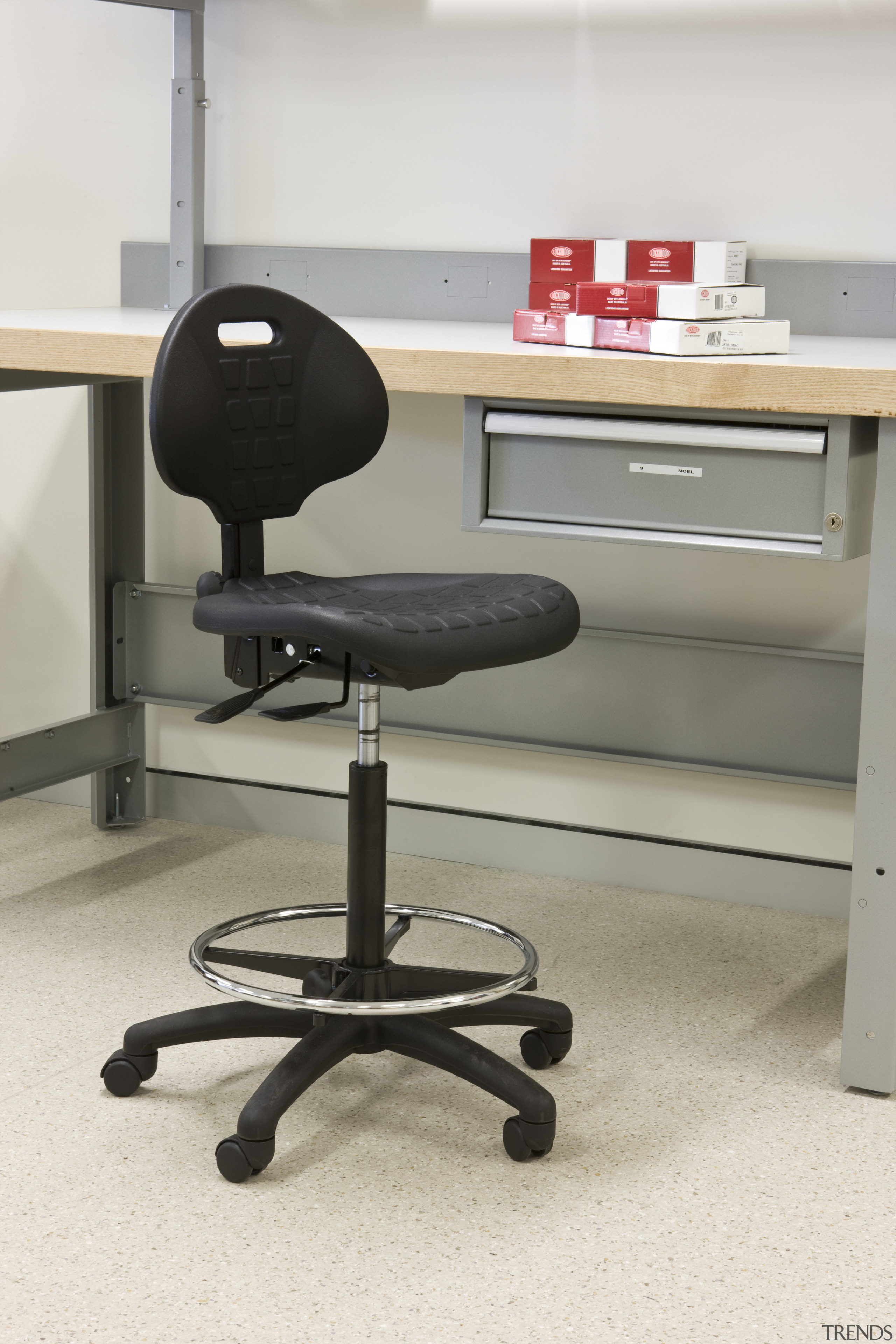 Image of office chair supplied by Fineseat. - chair, desk, furniture, office chair, product, product design, white, gray