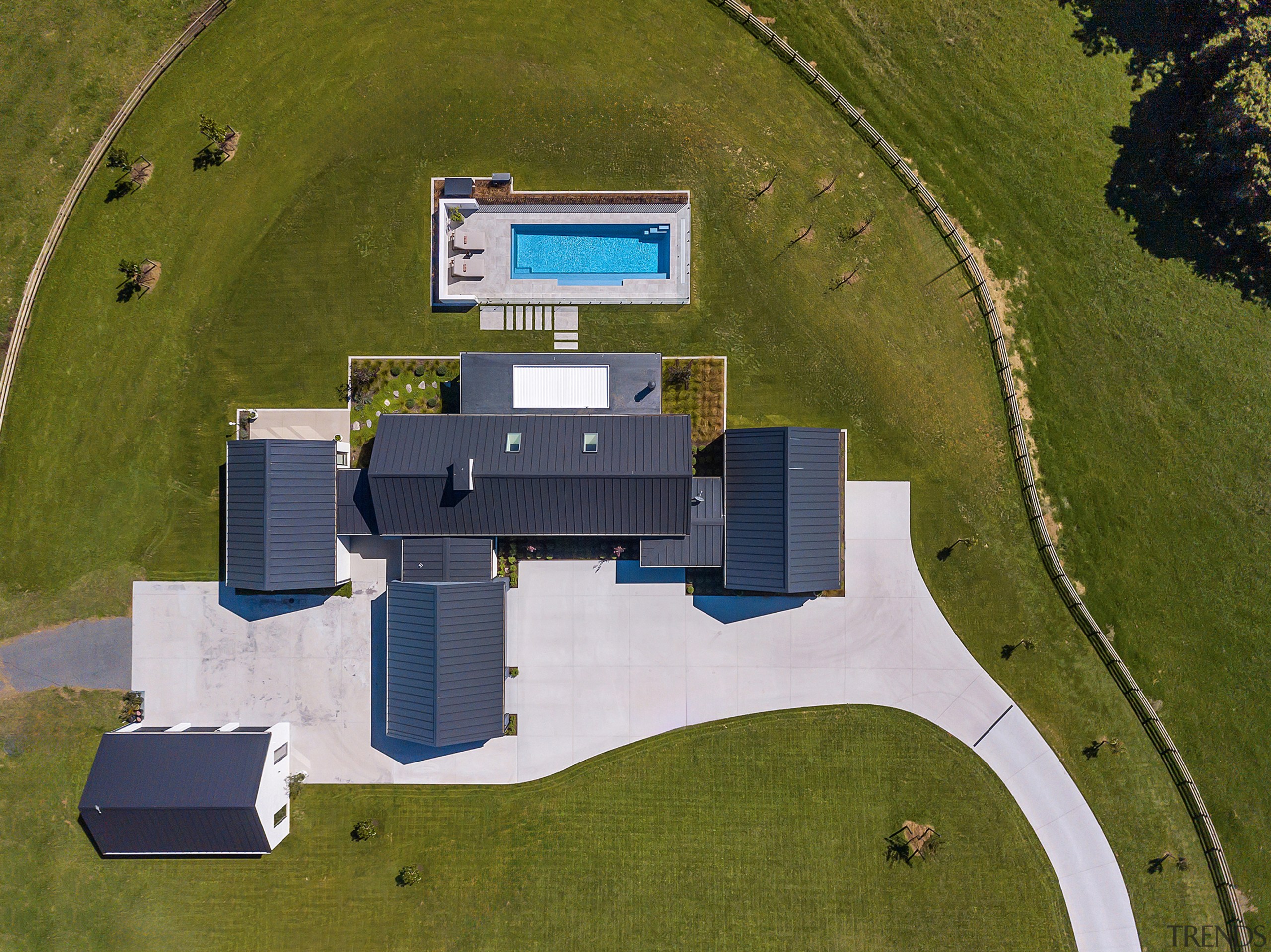 Birds eye view of the gracious residence. - 